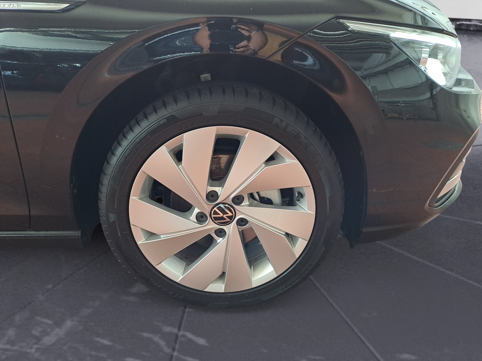 Volkswagen - Golf Style 2.0 TDI DSG