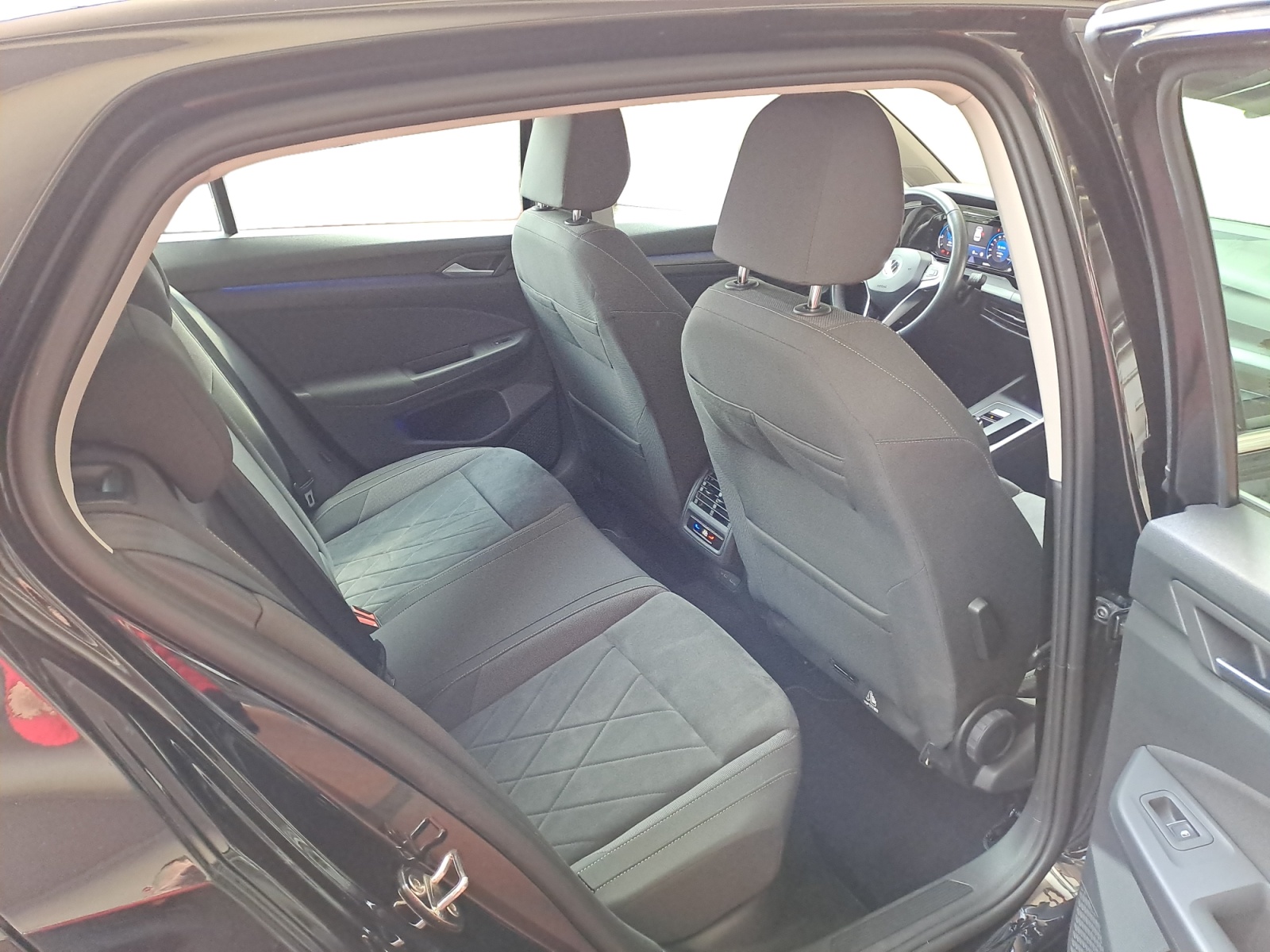 Volkswagen - Golf Style 2.0 TDI DSG