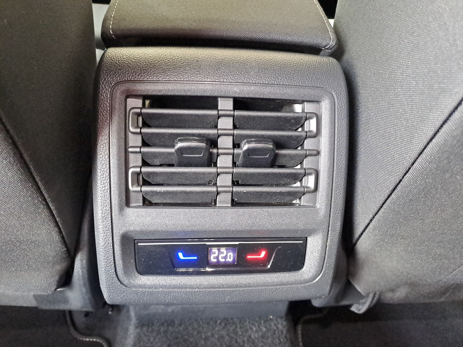 Volkswagen - Golf Style 2.0 TDI DSG