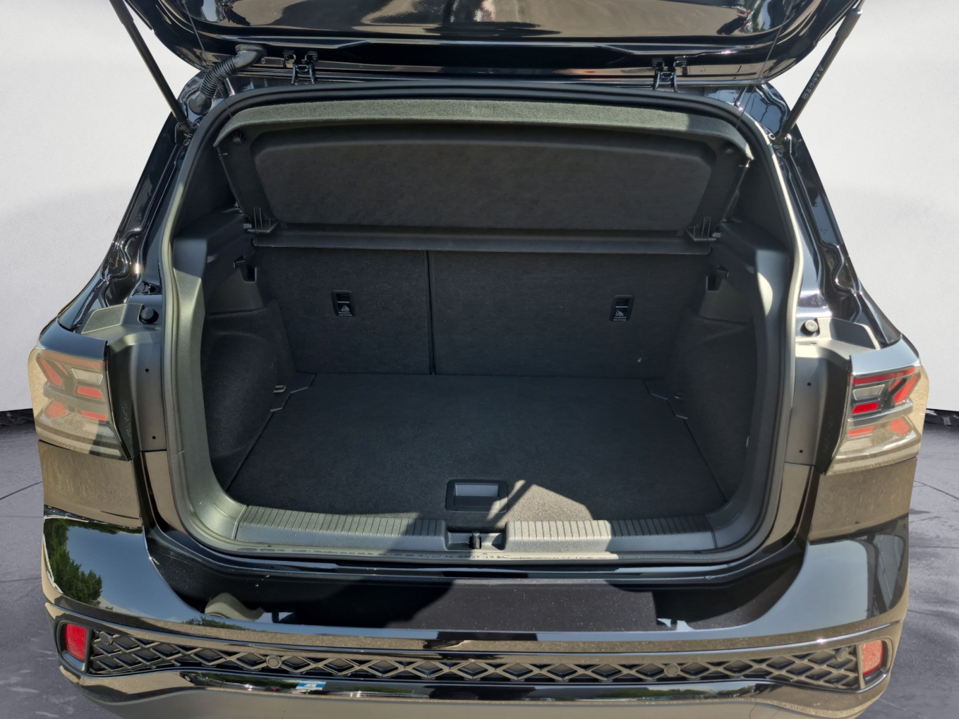 Volkswagen - T-Cross R-Line 1.5 l TSI ACT OPF