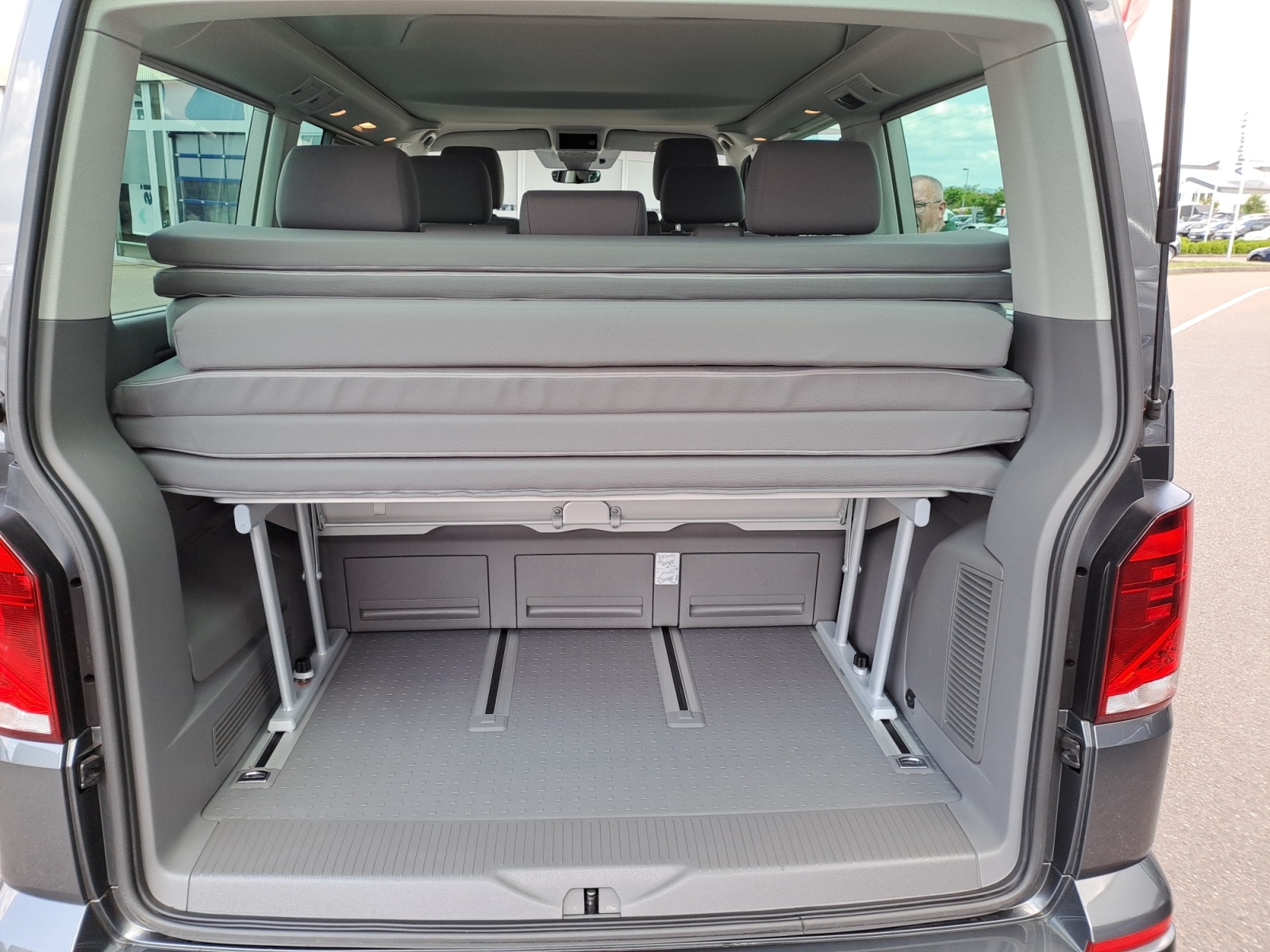 Volkswagen - T6. 1 California 2,0 TDI 4M DSG