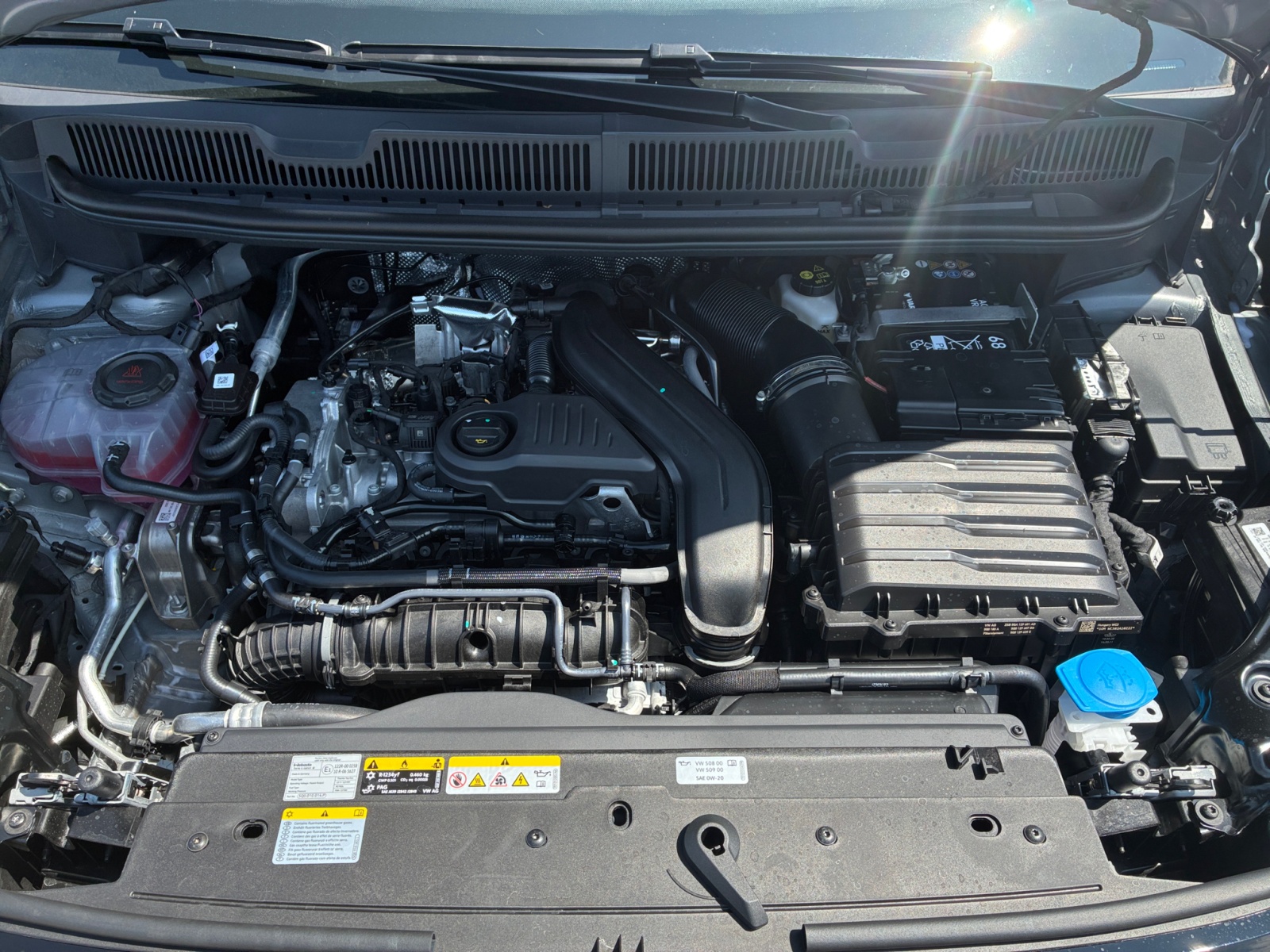 Volkswagen - Caddy 5-Sitzer 1,5 l TSI EU6 Front antrieb 7-Gang-DSG Radst. 2755 mm