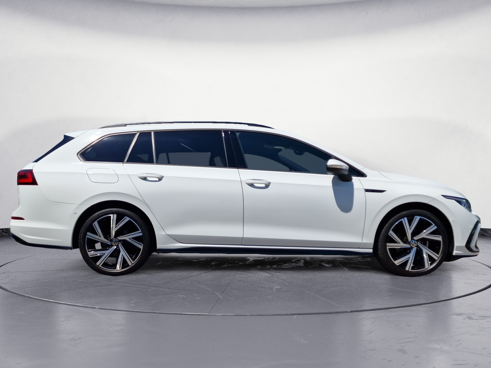 Volkswagen - Golf Variant 1.5 eTSI OPF DSG R-Line