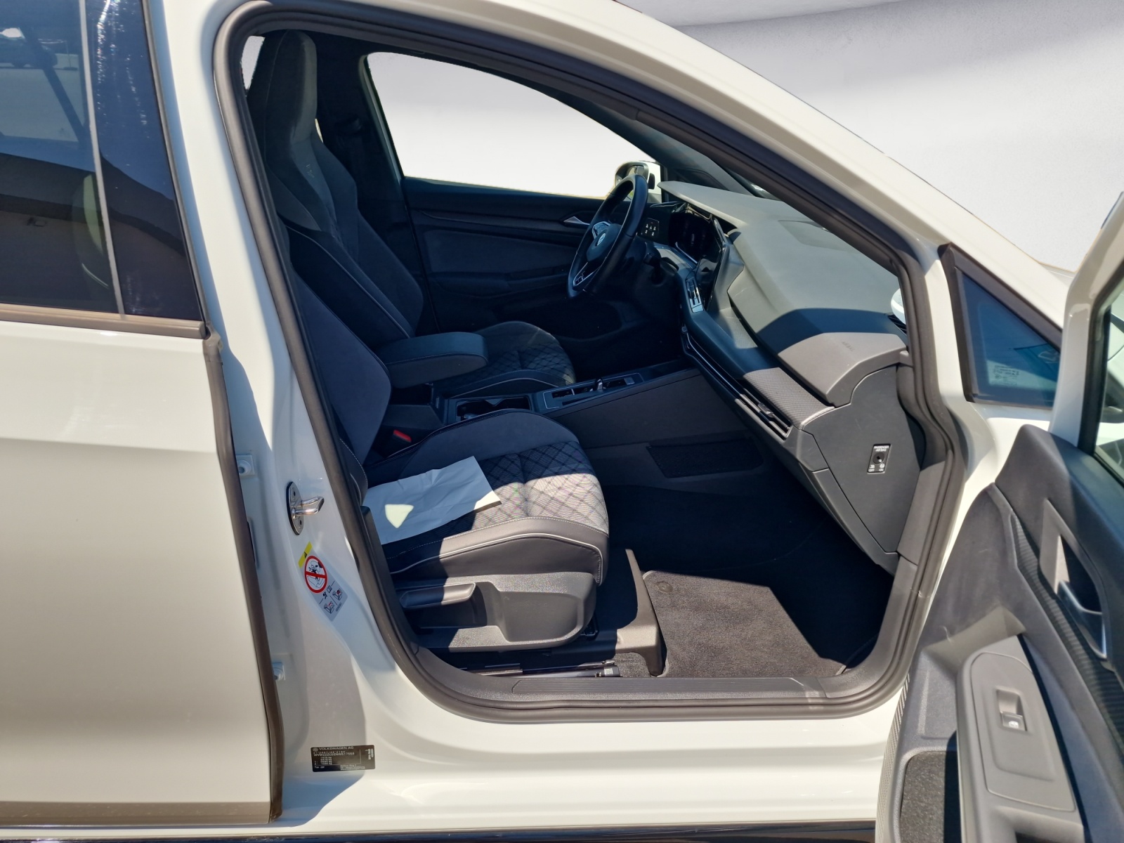 Volkswagen - Golf Variant 1.5 eTSI OPF DSG R-Line