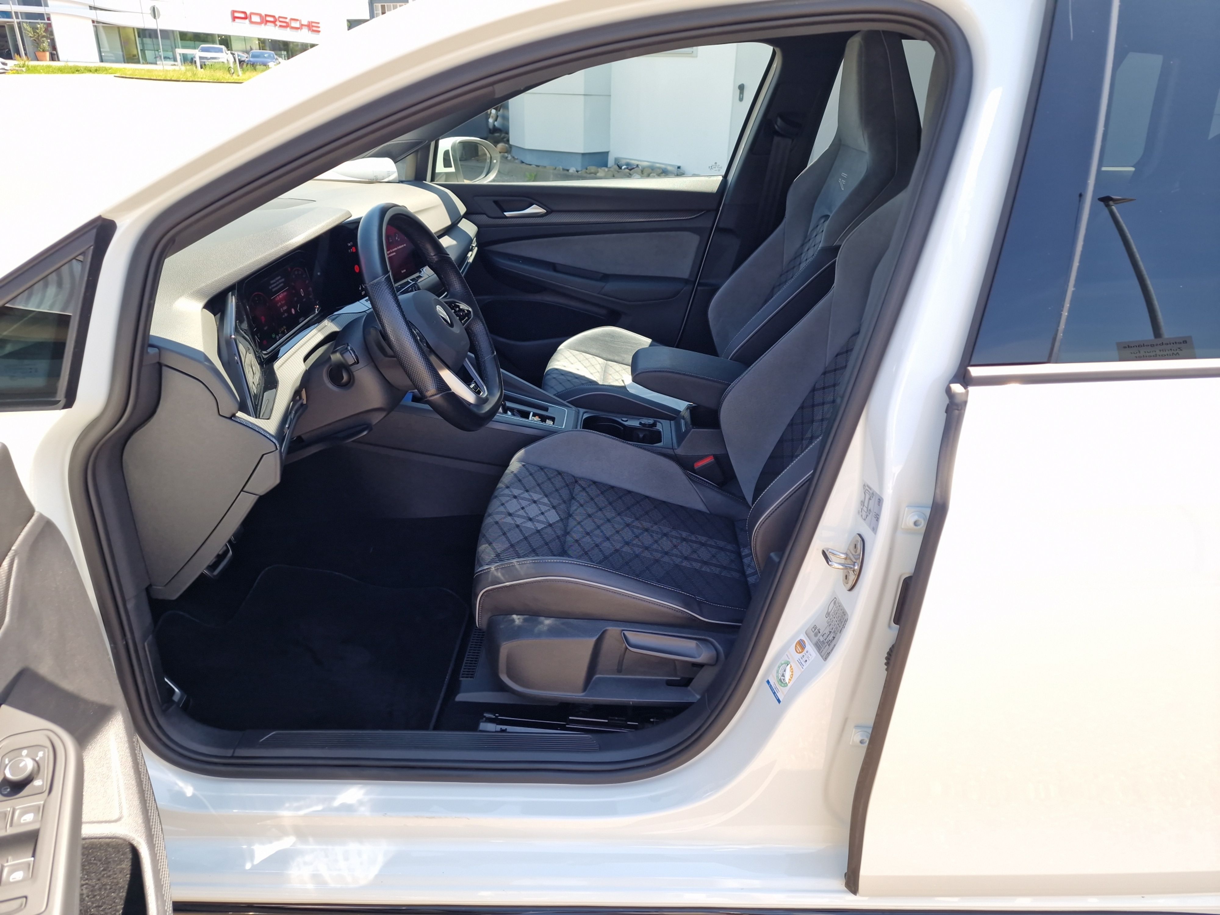 Volkswagen - Golf Variant 1.5 eTSI OPF DSG R-Line