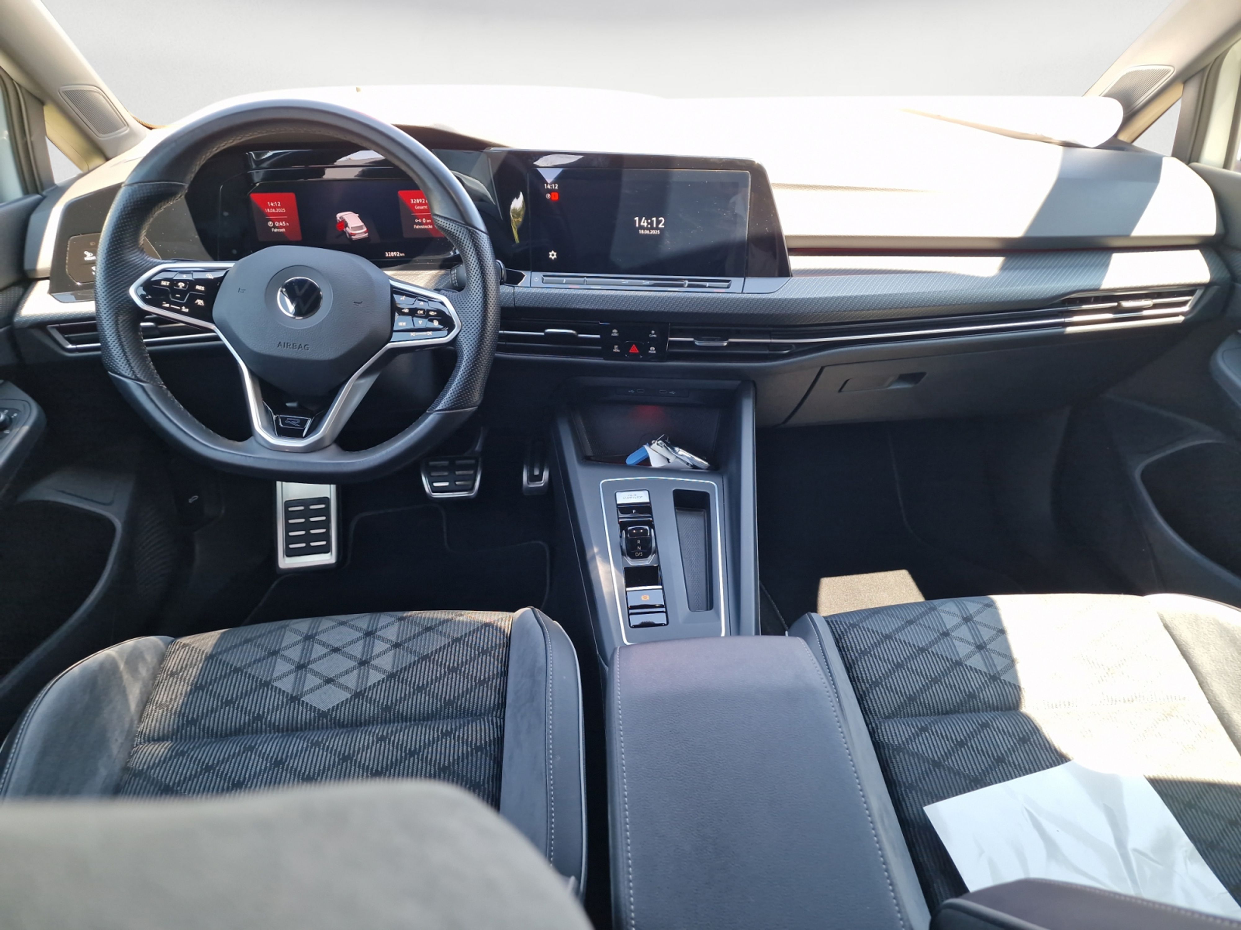 Volkswagen - Golf Variant 1.5 eTSI OPF DSG R-Line