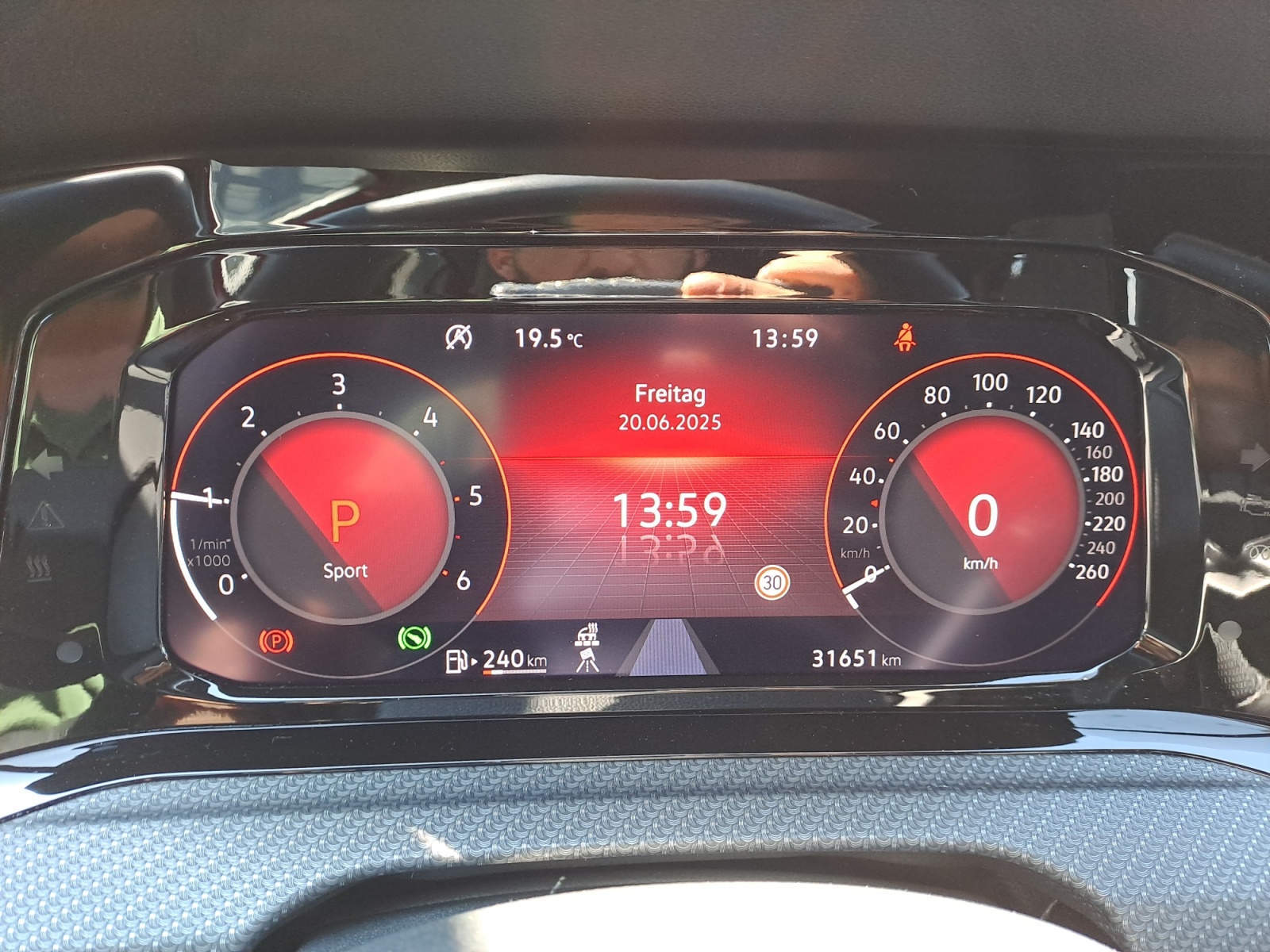 Volkswagen - Golf 2.0 TDI SCR DSG R-Line