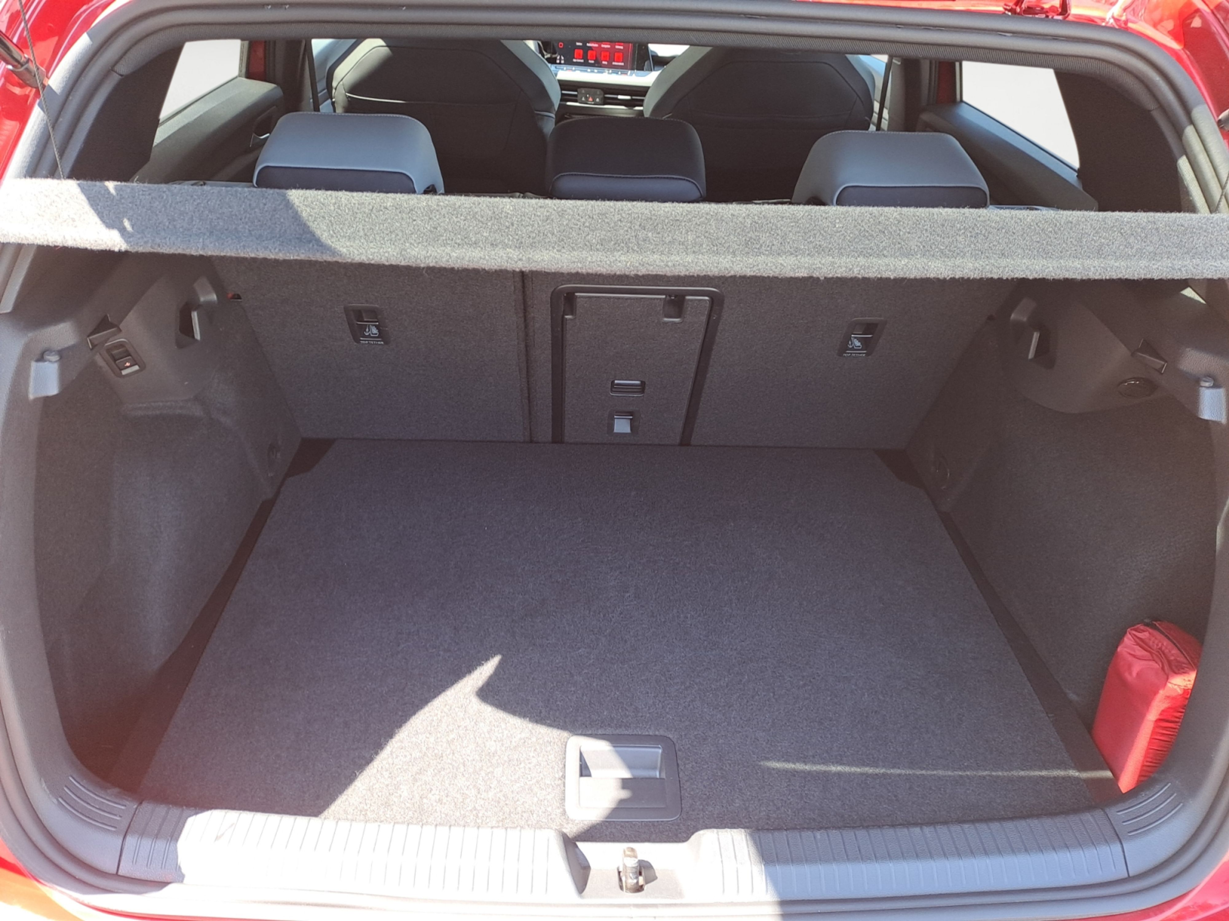 Volkswagen - Golf 2.0 TDI SCR DSG R-Line