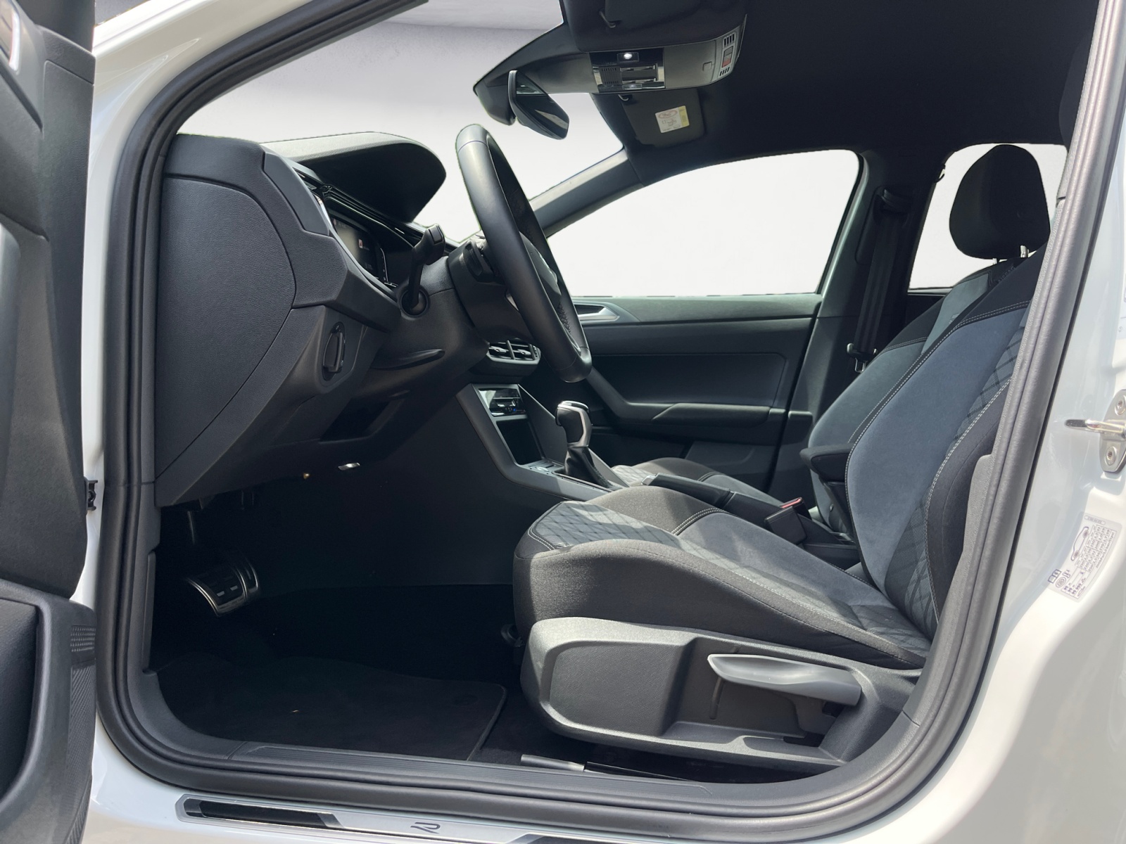 Volkswagen - Polo R-Line 1.0 TSI OPF DSG