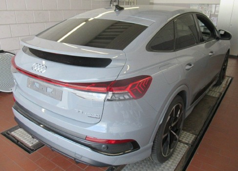 Audi - Q4 e-tron 50 Sportback quattro S line