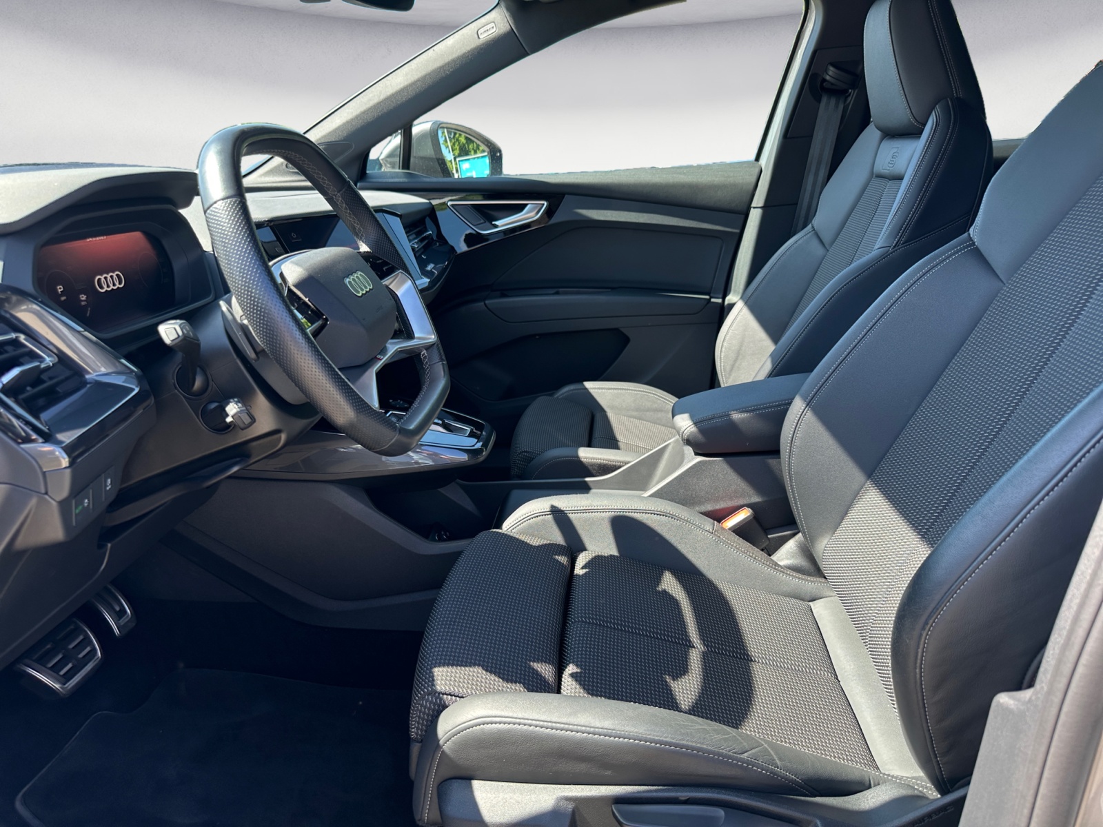 Audi - Q4 e-tron 40
