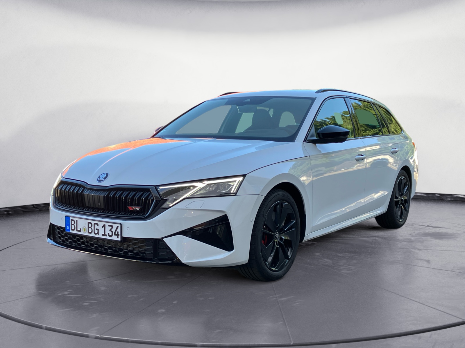 Skoda - Octavia Combi RS 2,0 TSI  7-Gang-DSG