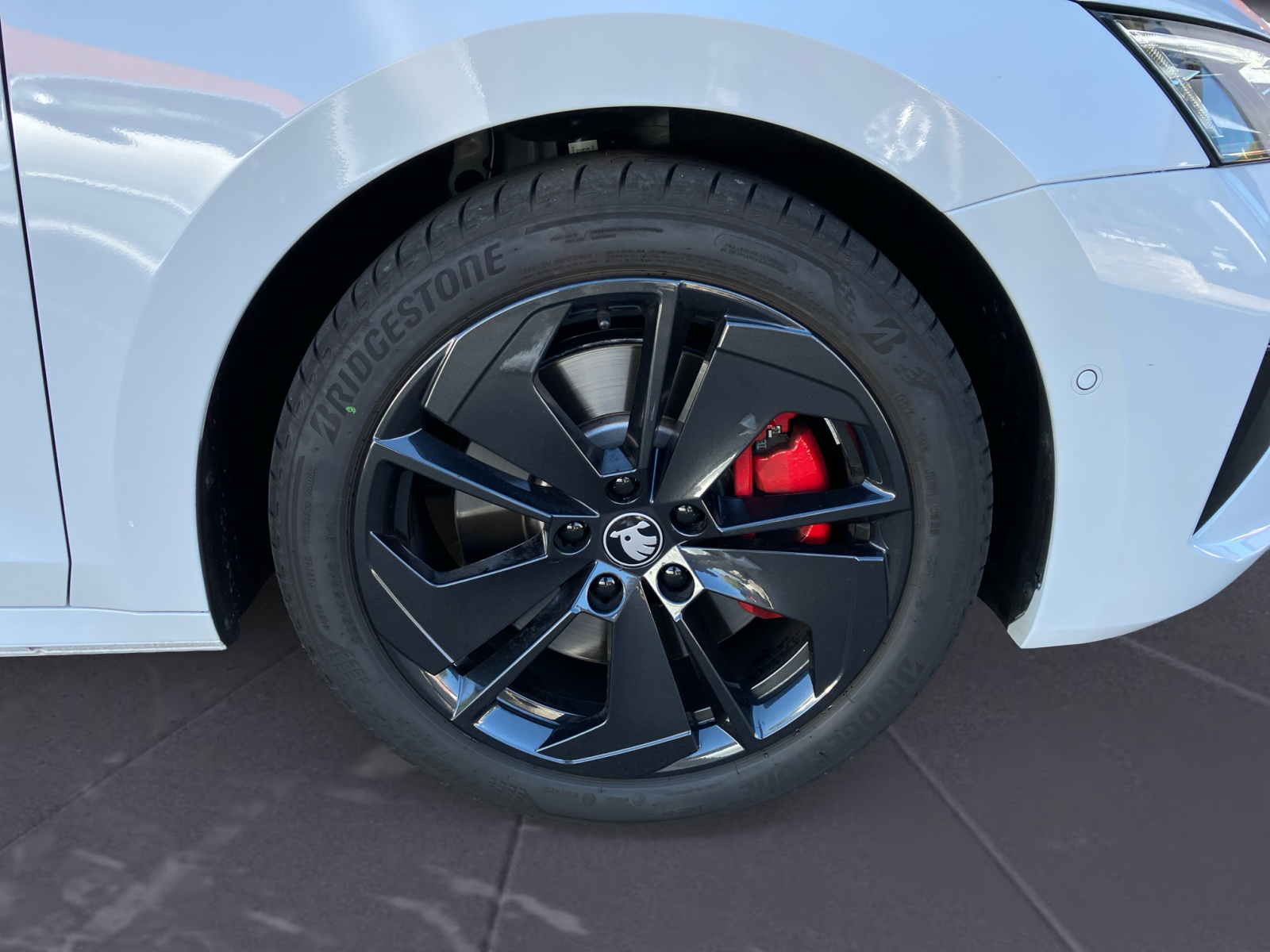 Skoda - Octavia Combi RS 2,0 TSI  7-Gang-DSG