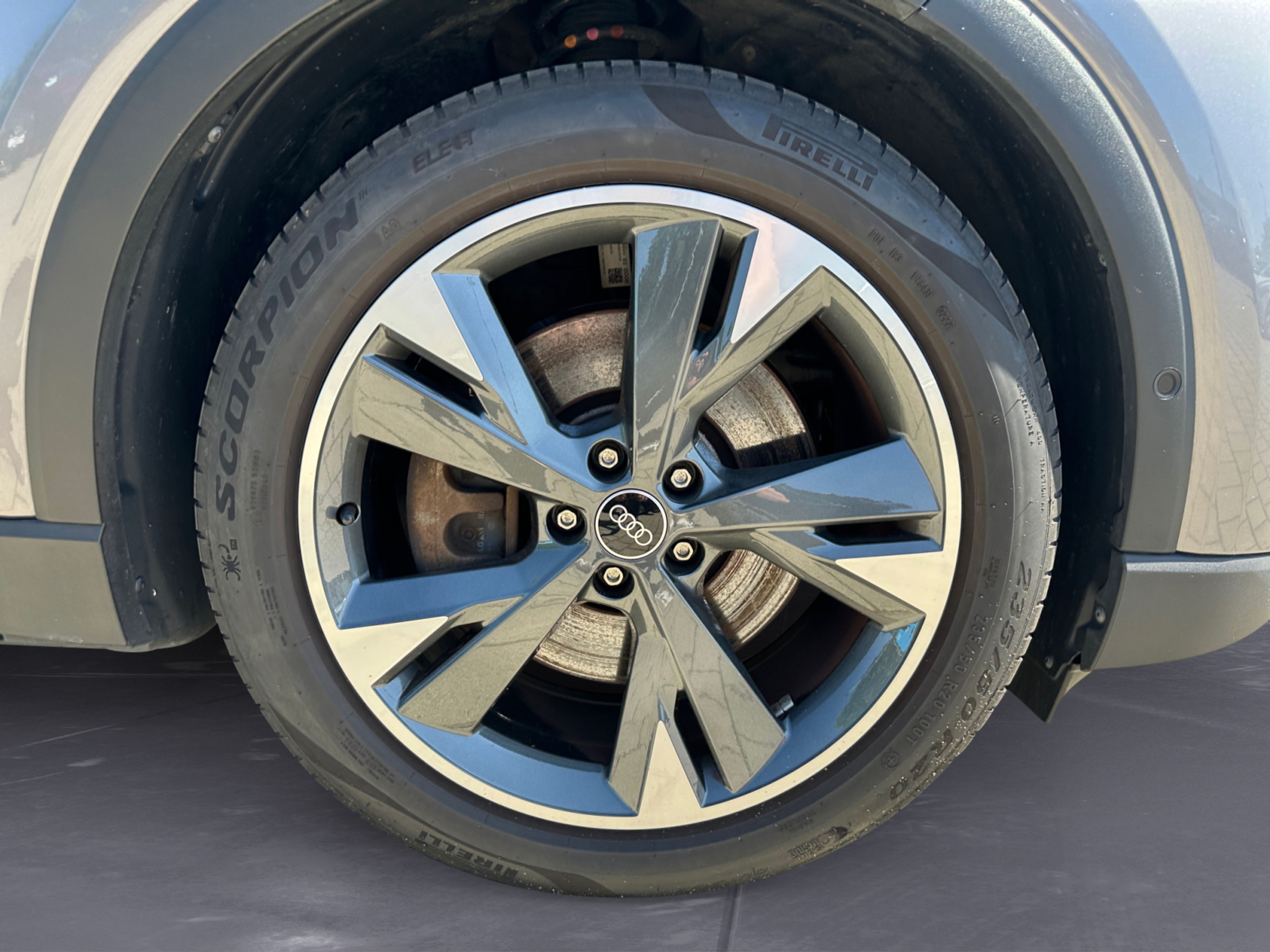 Audi - Q4 e-tron 40