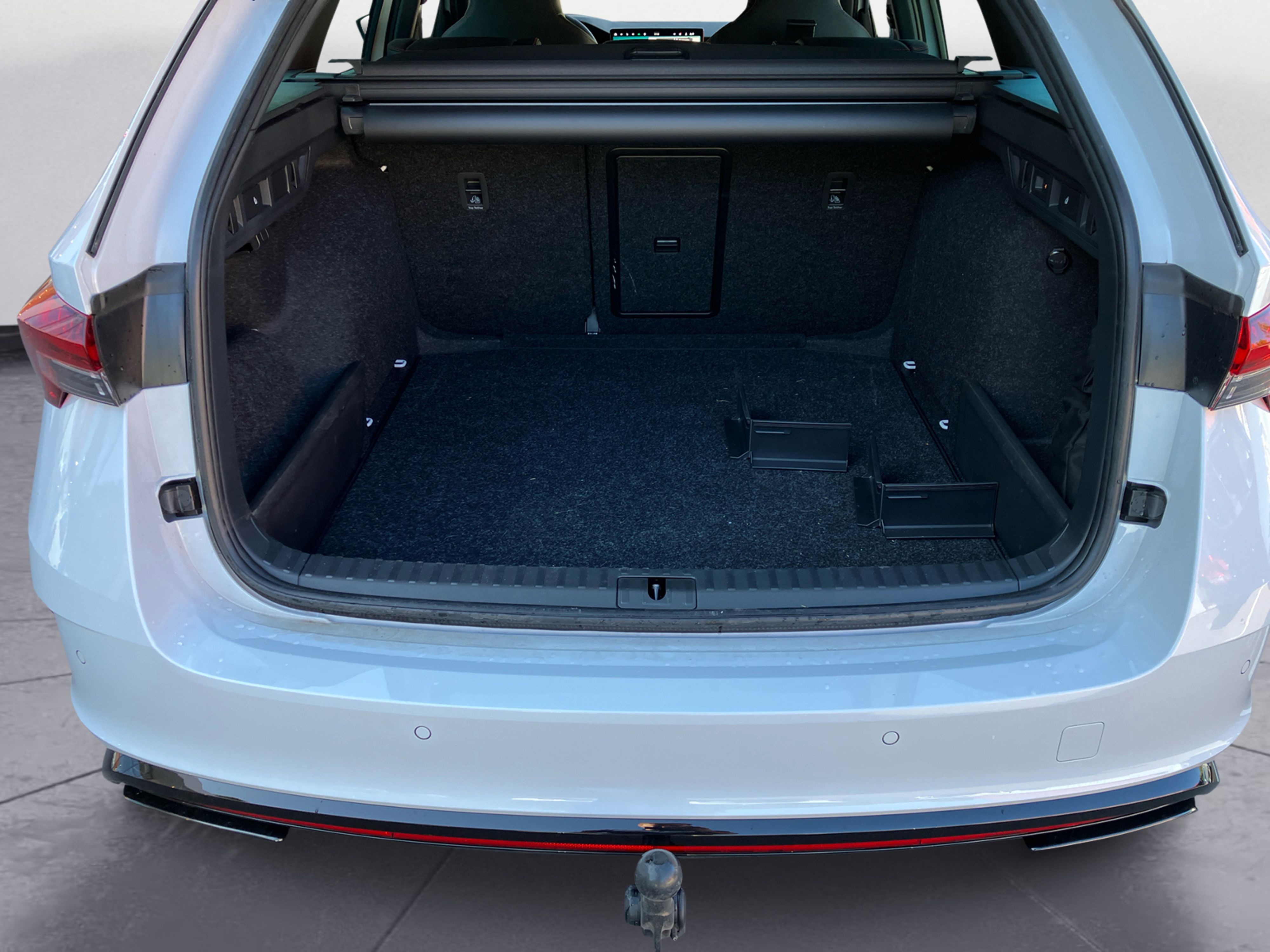 Skoda - Octavia Combi RS 2,0 TSI  7-Gang-DSG