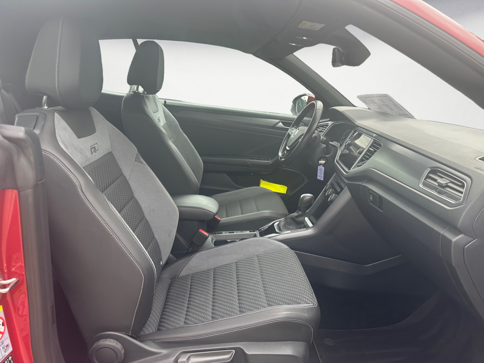 Volkswagen - T-Roc Cabriolet 1.5 TSI ACT OPF DSG R-Line