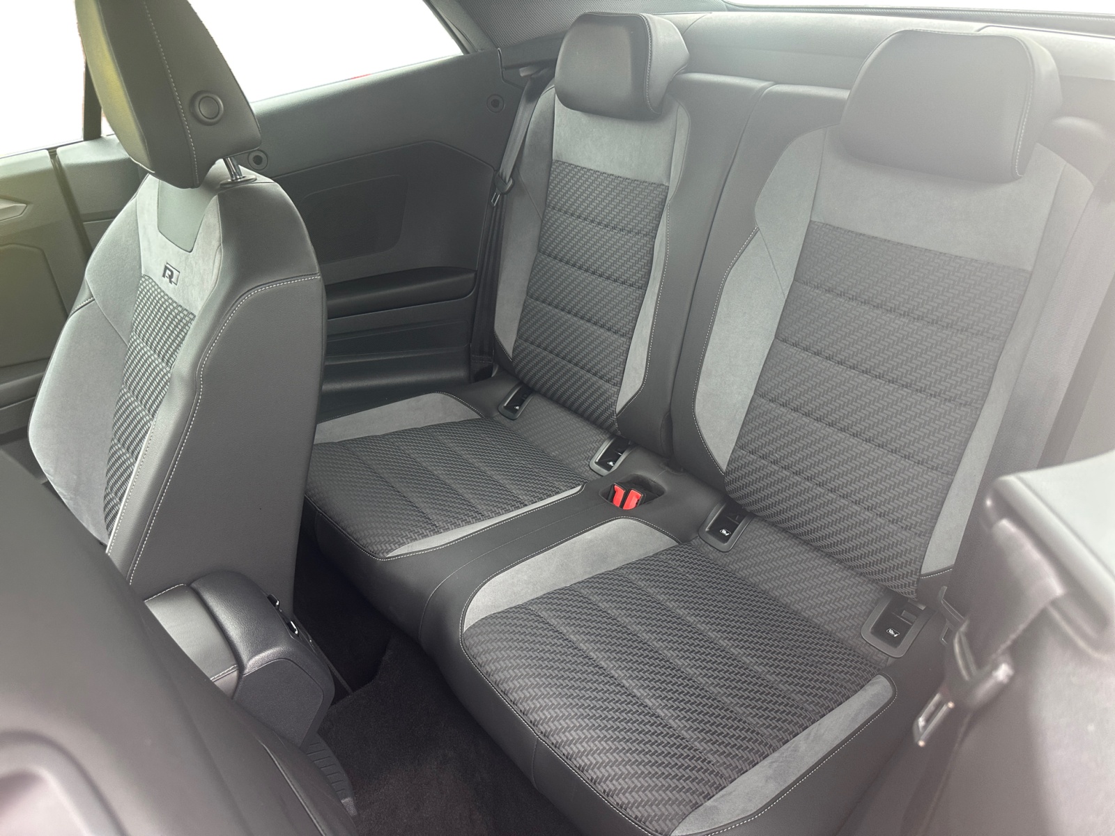 Volkswagen - T-Roc Cabriolet 1.5 TSI ACT OPF DSG R-Line