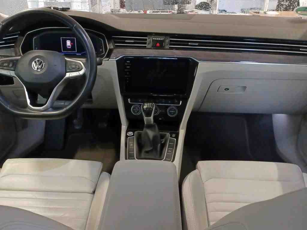 Volkswagen - Passat Variant