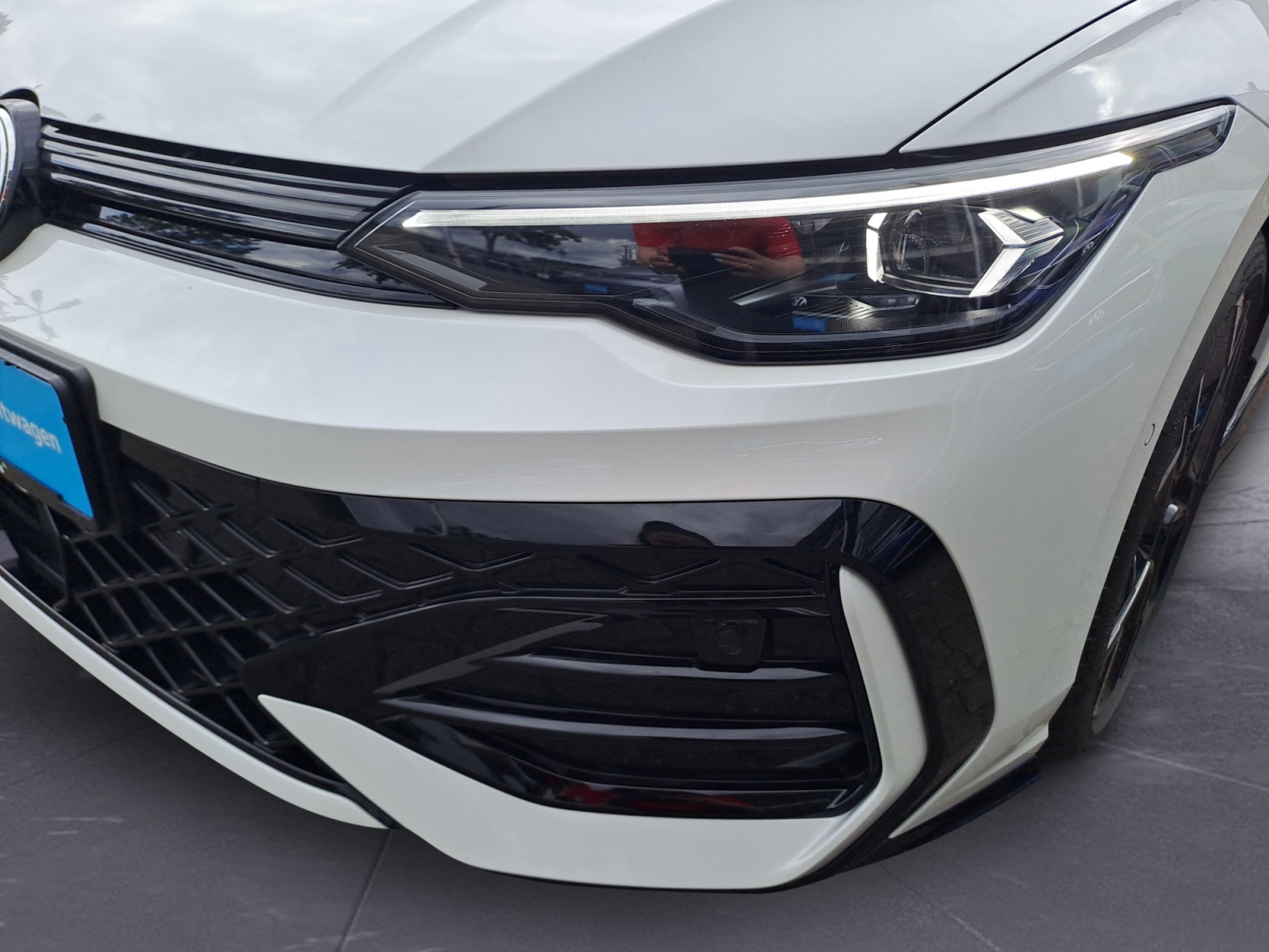 Volkswagen - Golf