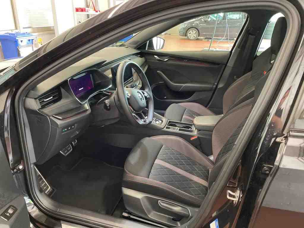 Skoda - Octavia Combi 1.4 TSI iV DSG RS