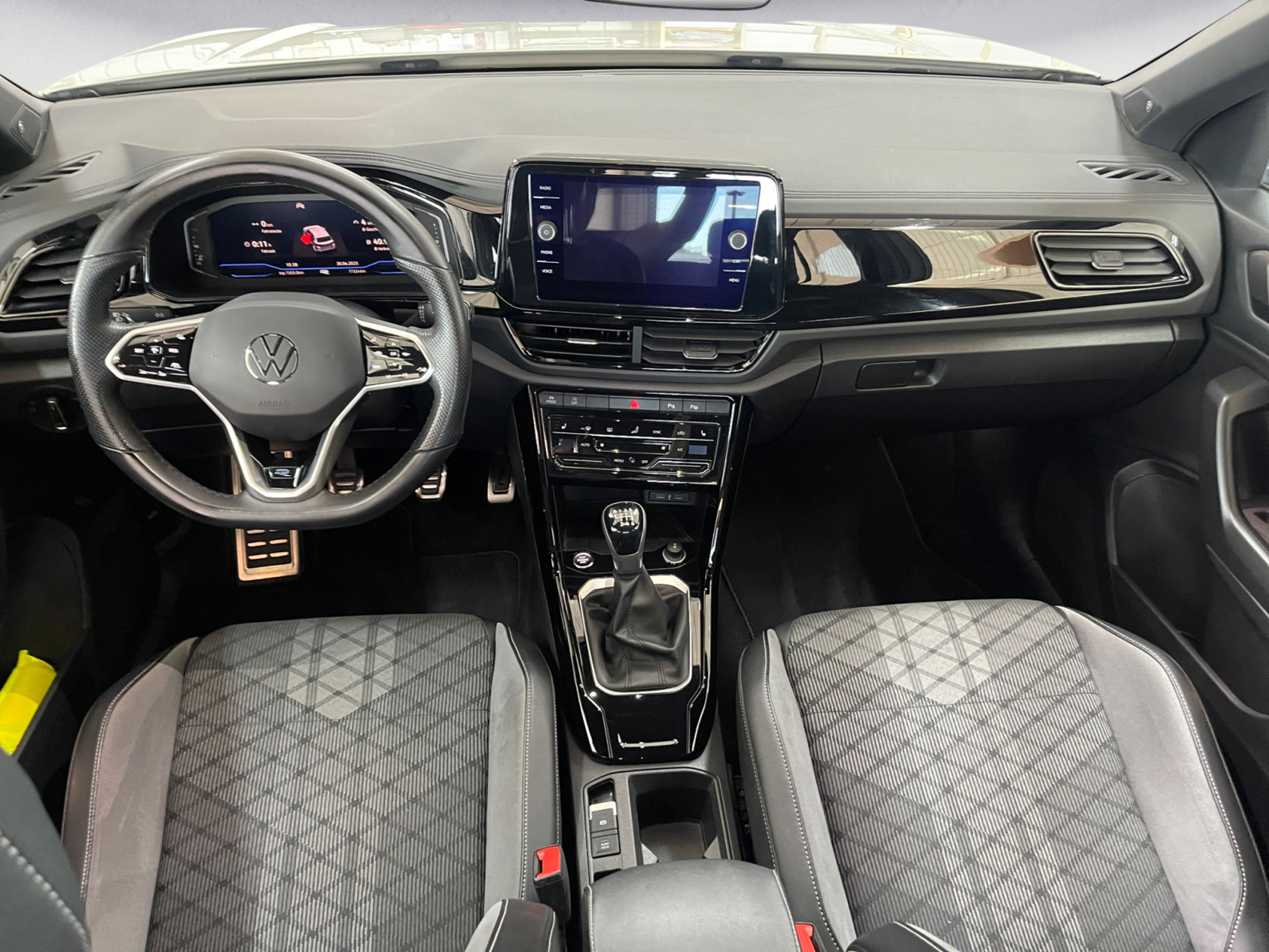 Volkswagen - T-Roc R-Line 1.5 TSI 6-Gang