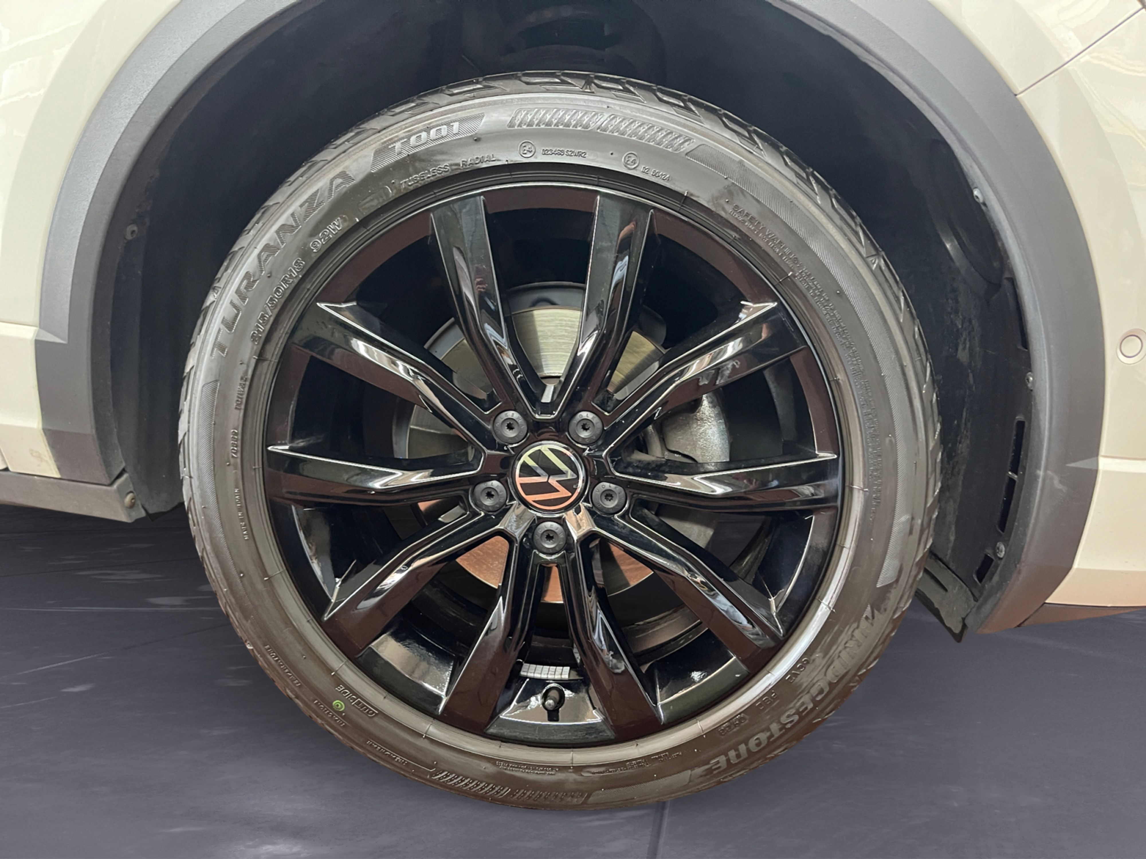 Volkswagen - T-Roc R-Line 1.5 TSI 6-Gang