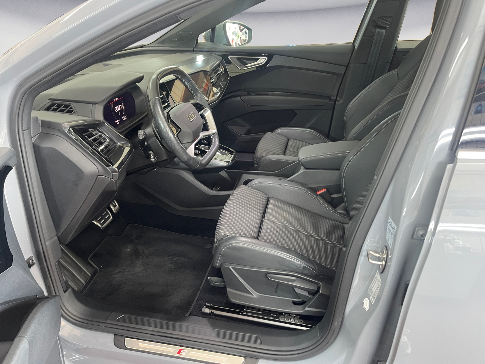 Audi - Q4 e-tron 40