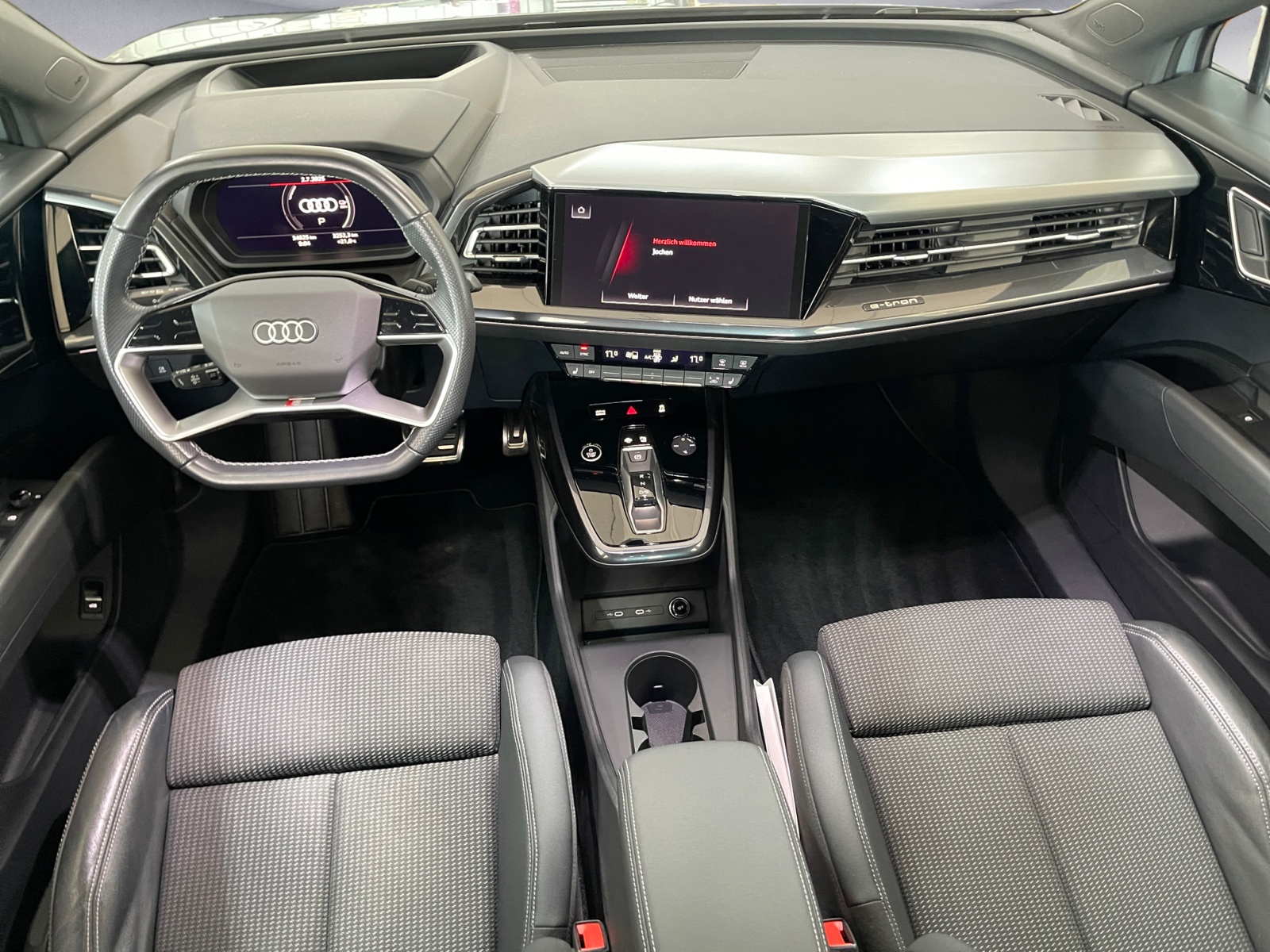 Audi - Q4 e-tron 40