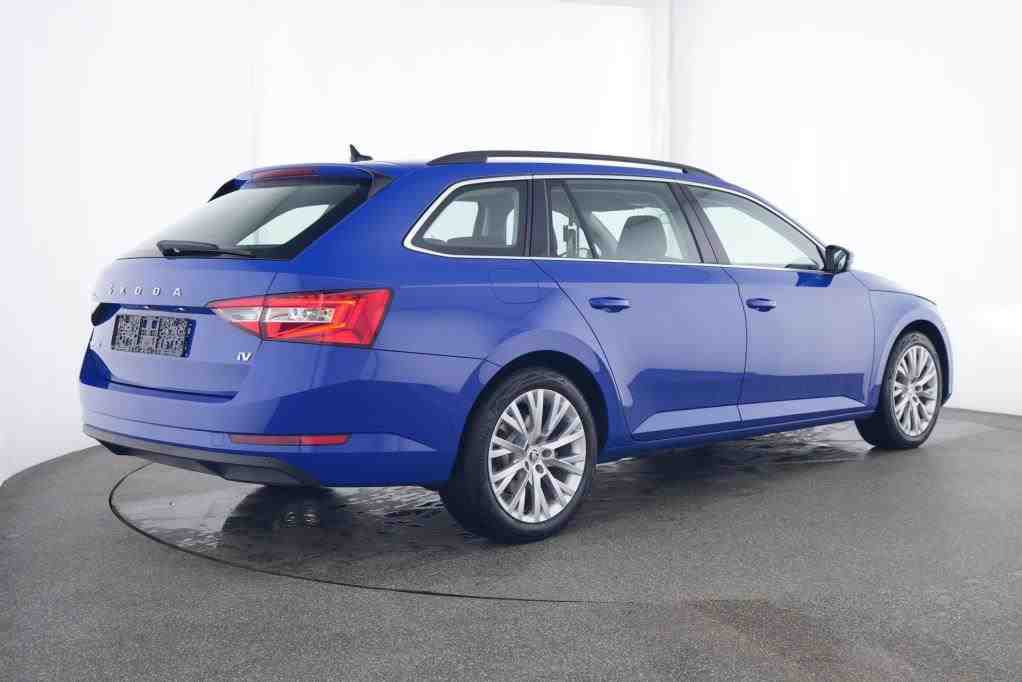 Skoda - Superb Combi 1.4 TSI iV DSG Ambition