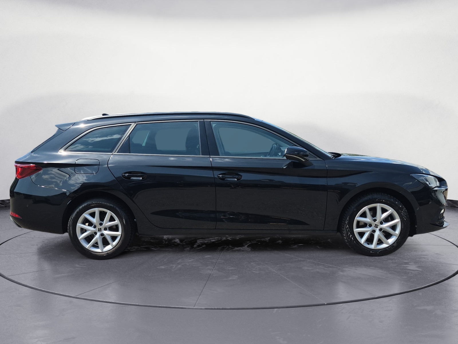 Seat - Leon Sportstourer 1.5 eTSI ACT OPF DSG Style