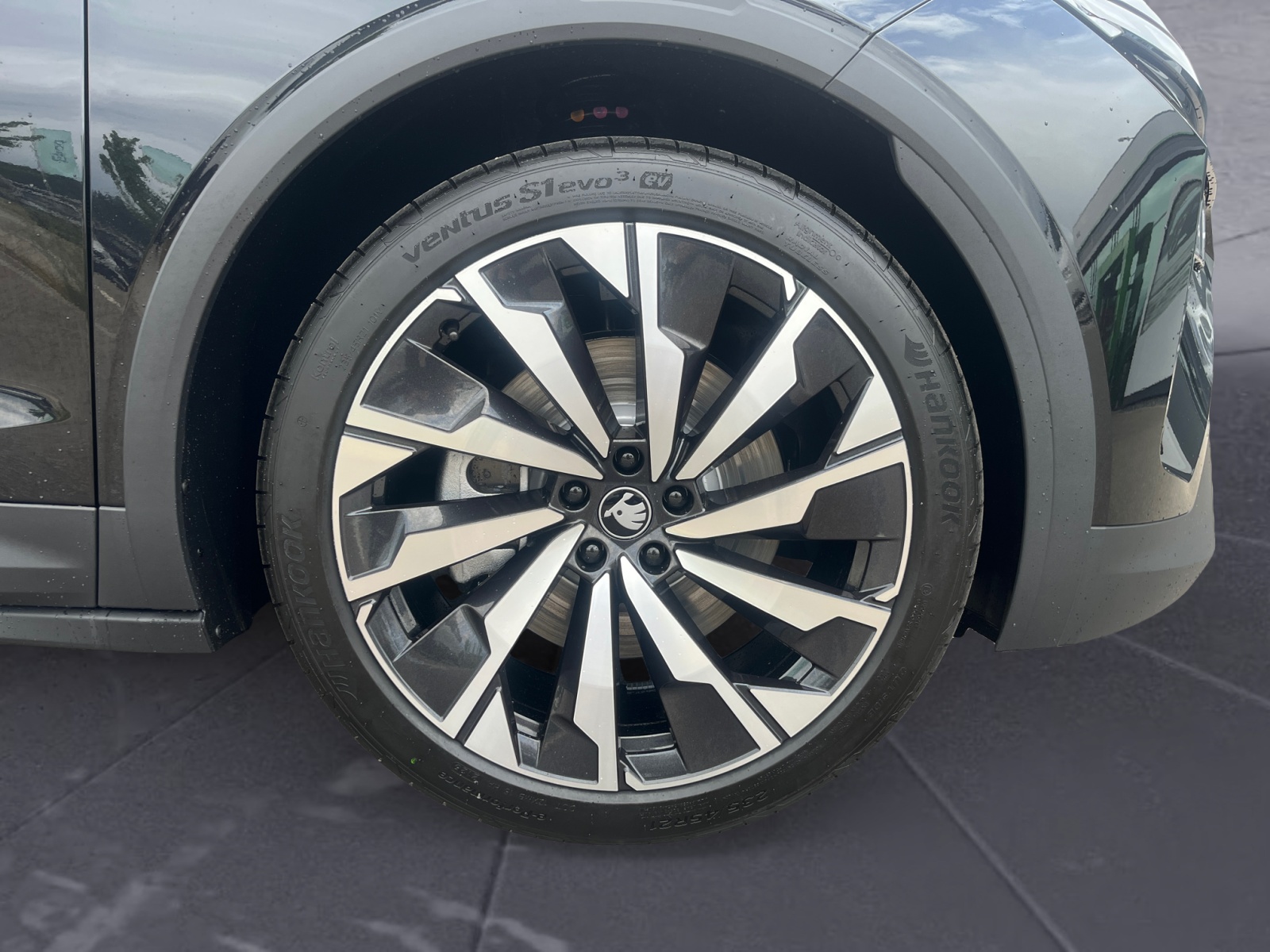 Skoda - Elroq 85 Sportline h Batterie Elektromotor  1-Gang-Automatik