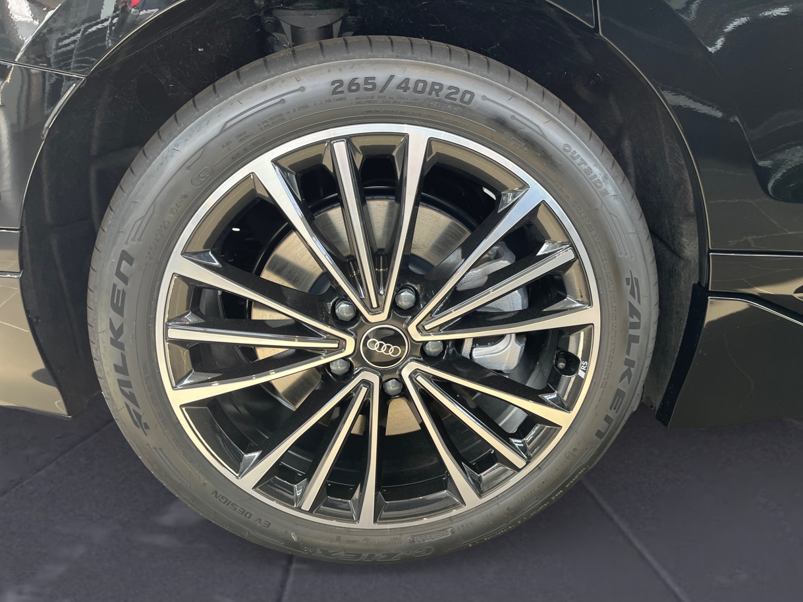 Audi - A6 Avant e-tron performance