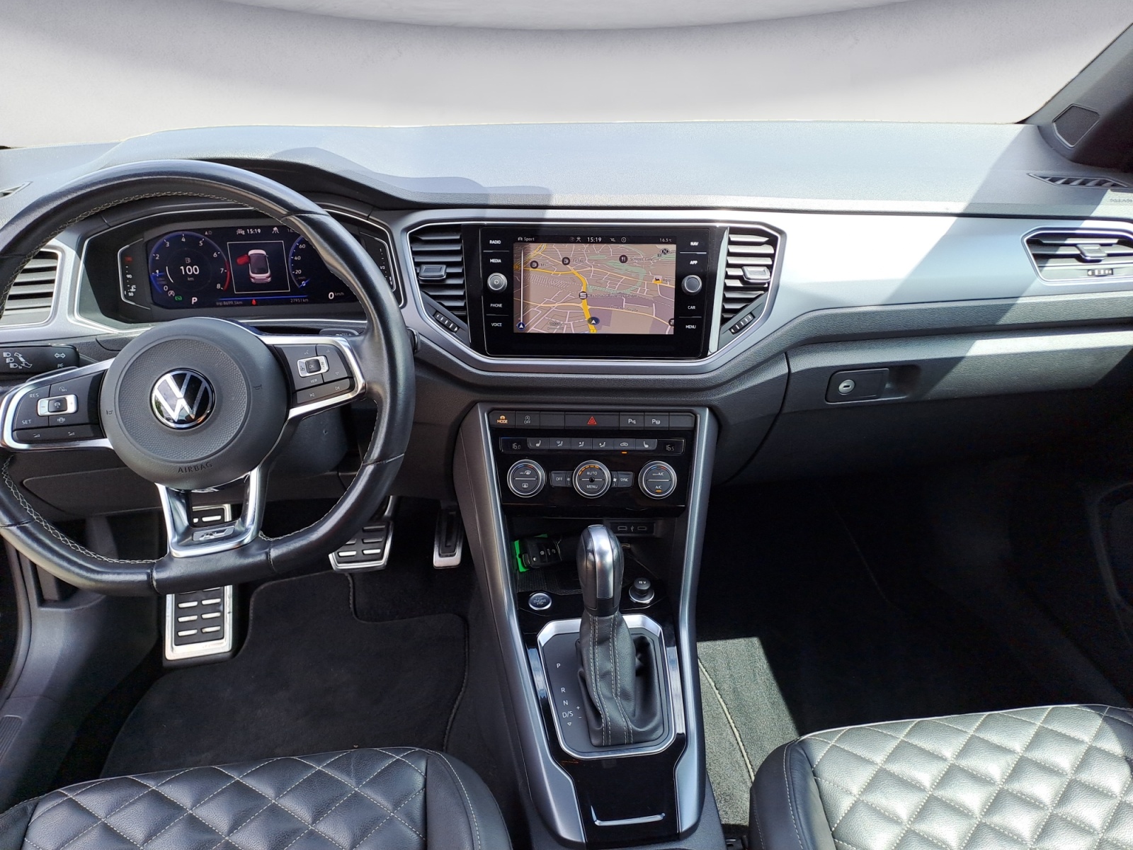 Volkswagen - T-Roc Cabriolet 1.5 TSI ACT OPF DSG R-Line