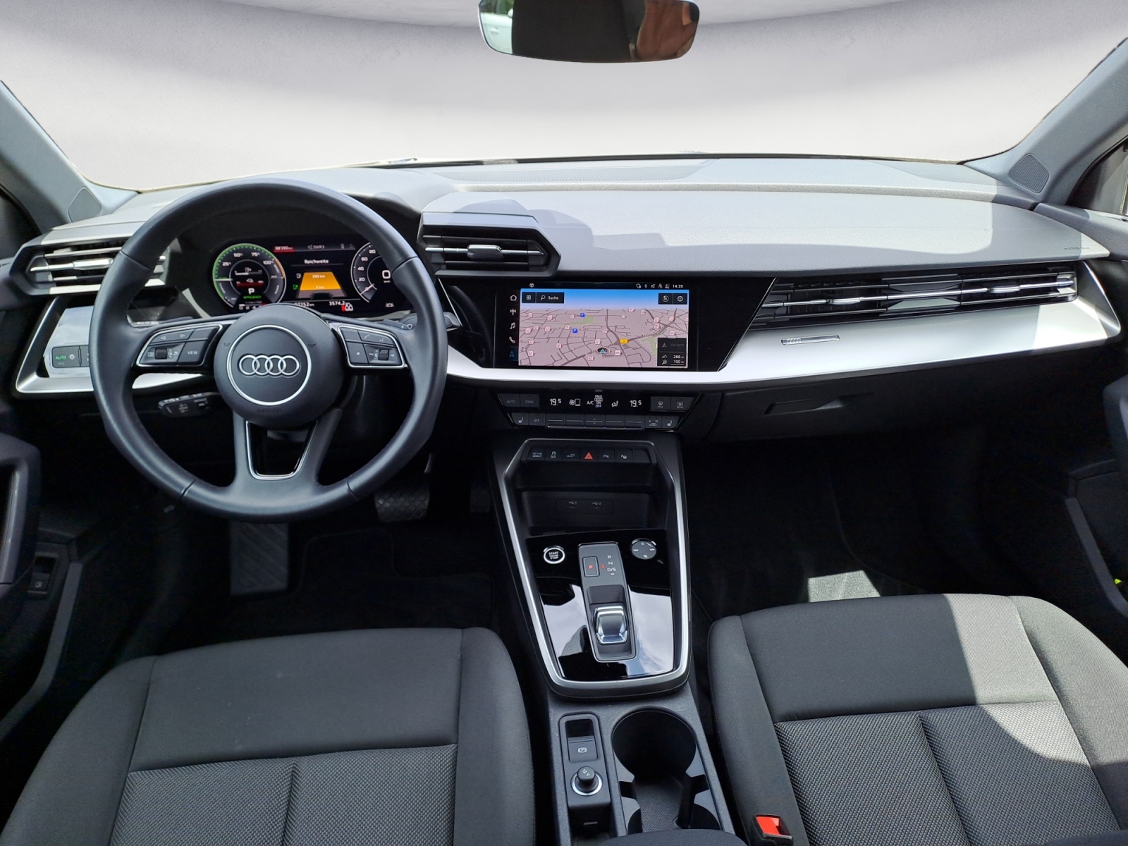 Audi - A3 40 TFSIe Sportback S tronic advanced
