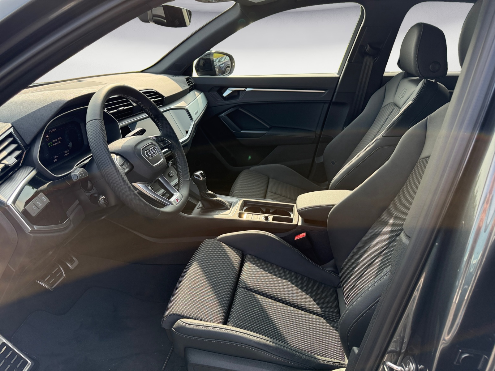 Audi - Q3 S line 40 TFSI quattro 140(190) kW(PS) S tronic