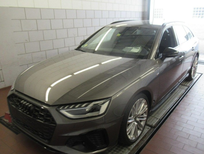 Audi - A4 Avant 40 TDI quattro S tronic S line