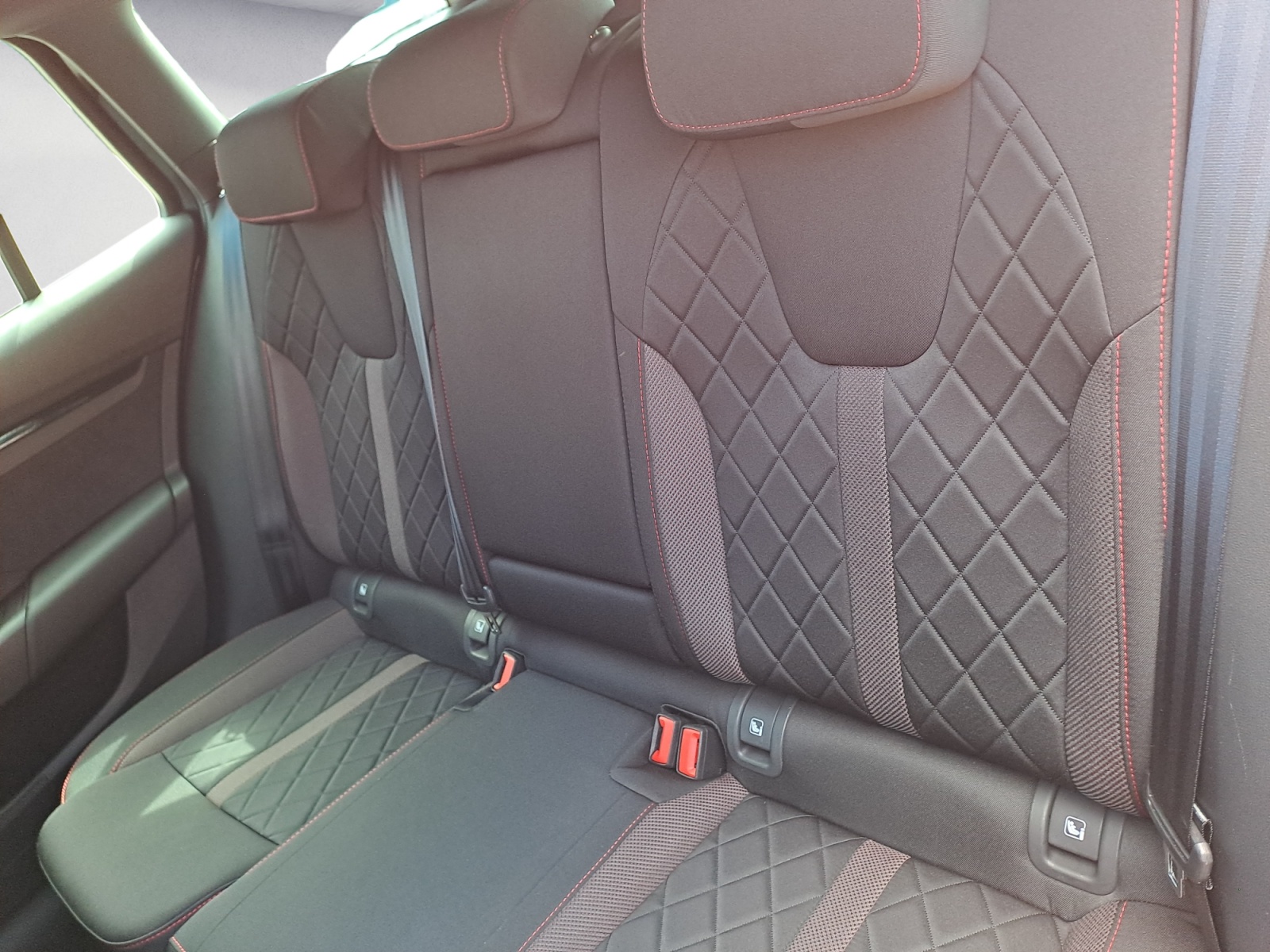 Skoda - Octavia Combi 1.4 TSI iV DSG RS