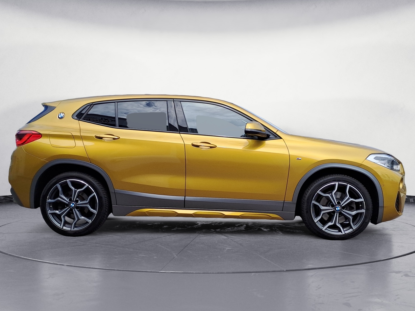 BMW - X2
