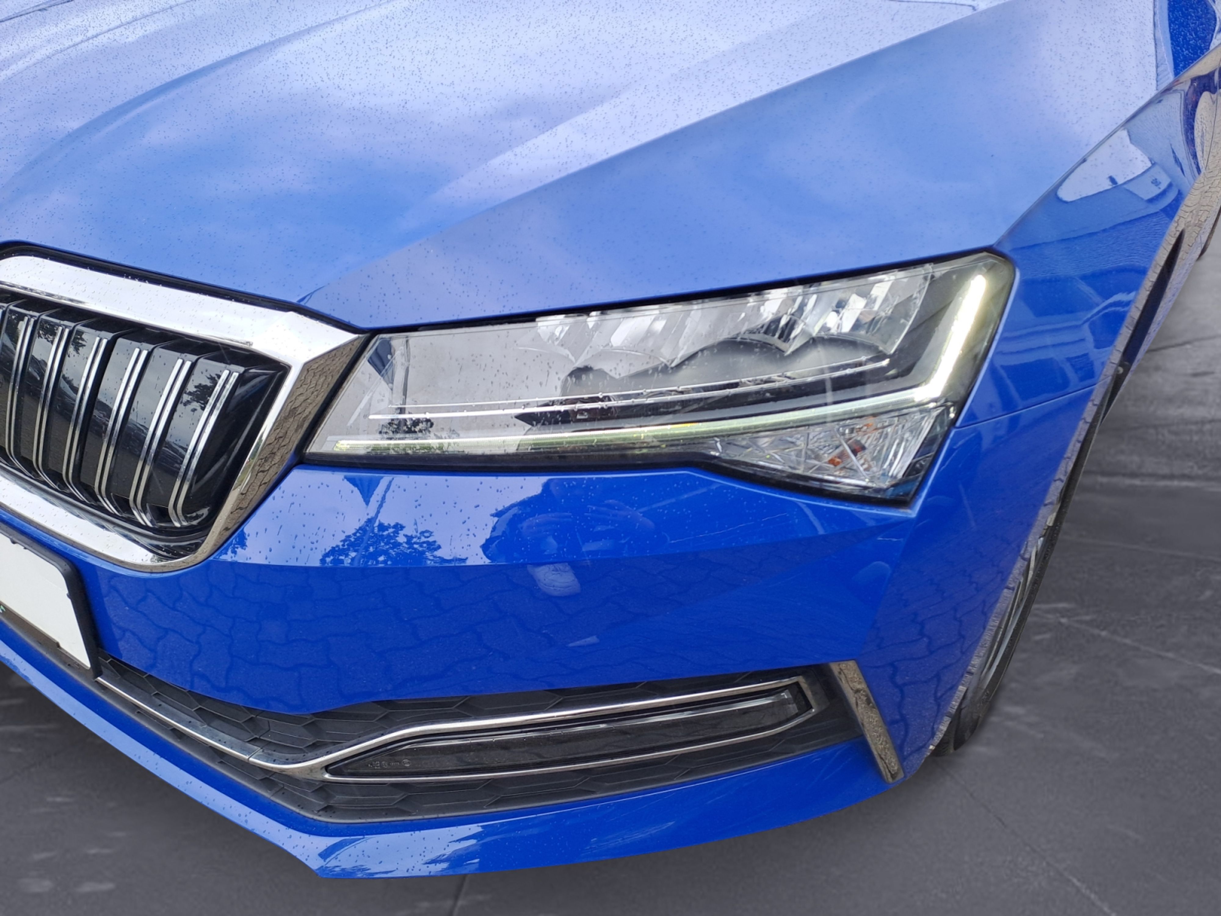 Skoda - Superb Combi 1.4 TSI iV DSG Ambition