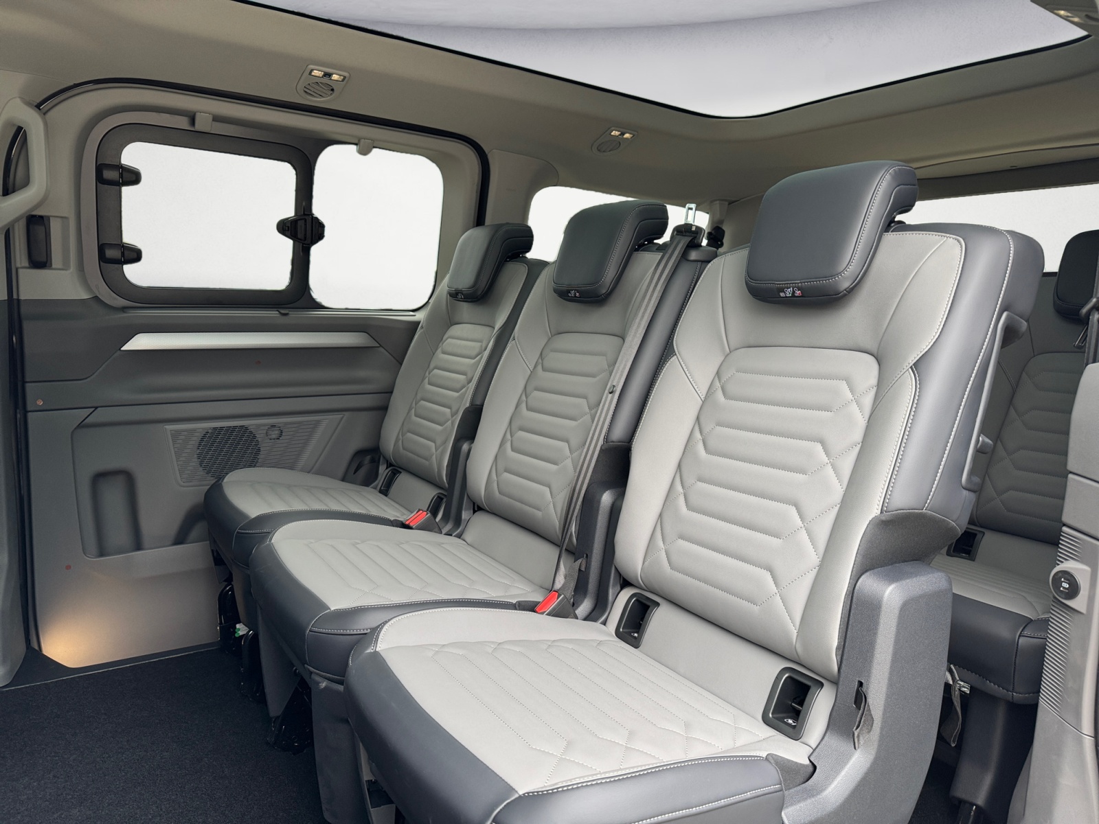 Volkswagen - e-Caravelle Style