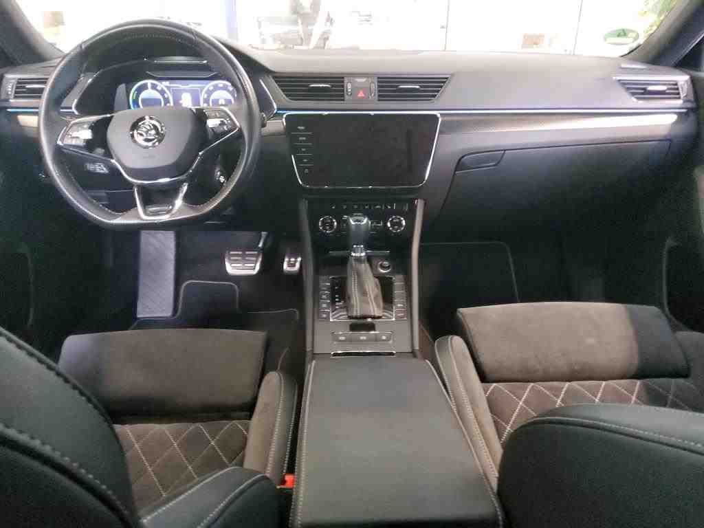 Skoda - Superb Combi 1.4 TSI iV DSG Sportline