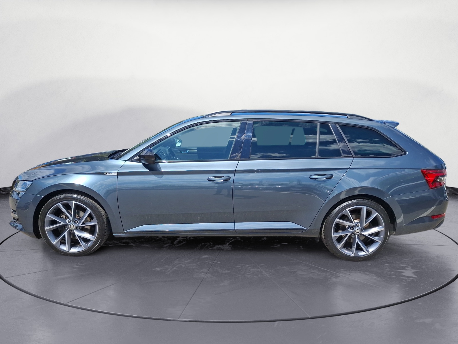 Skoda - Superb Combi Sportline 1.4 TSI iV DSG