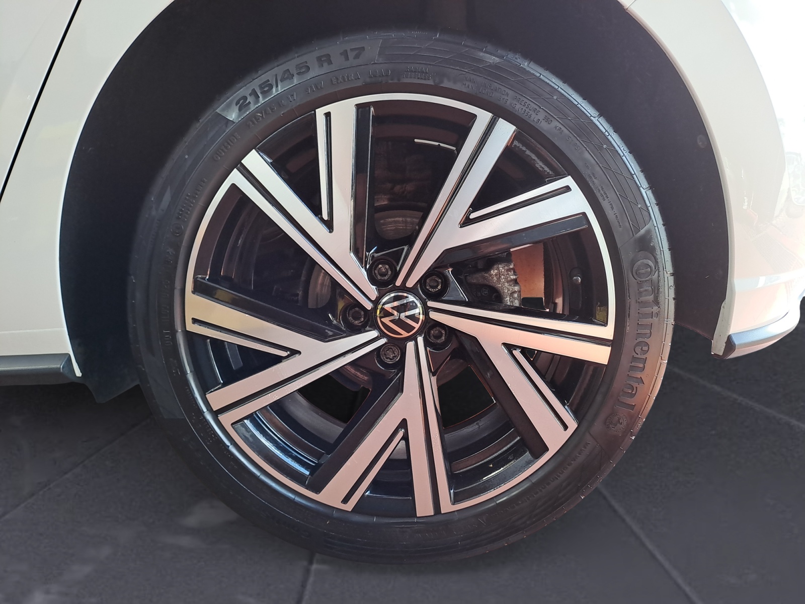 Volkswagen - Polo 1.0 TSI OPF DSG R-Line
