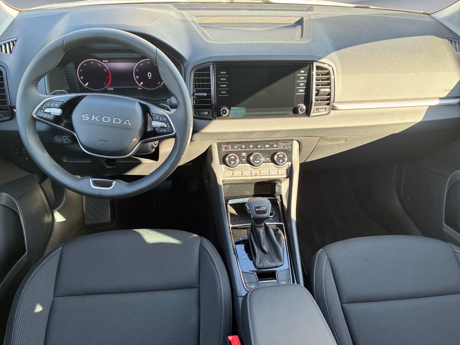 Skoda - Karoq Tour 1,5 TSI 7-Gang-DSG