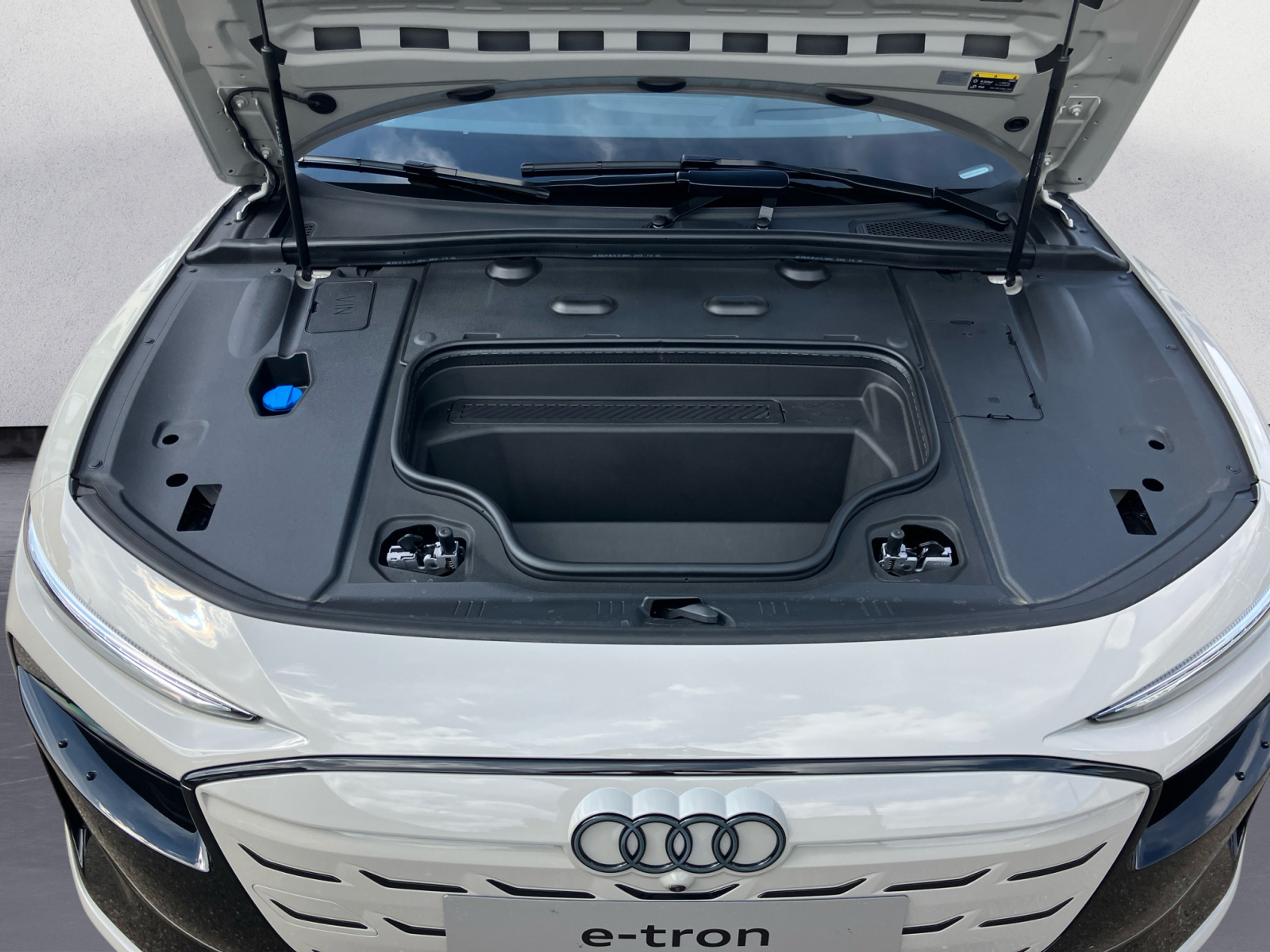 Audi - A6 Avant e-tron quattro