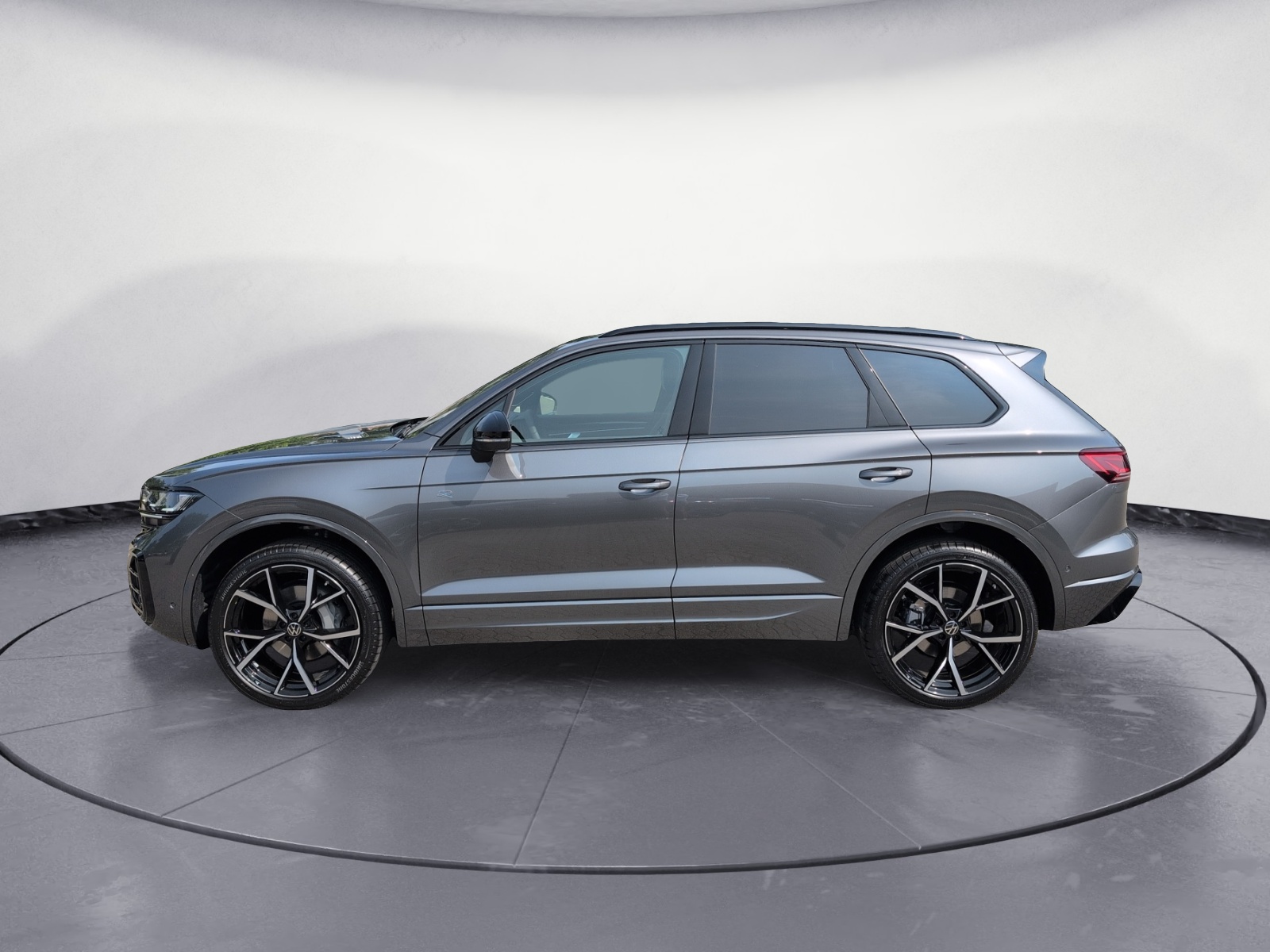 Volkswagen - Touareg R-Line 3,0 l V6 TDI SCR 4MOTION   8-Gang-Automatik (Tiptro nic)