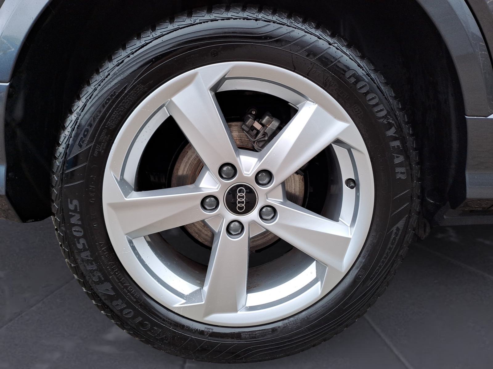 Audi - Q2 30 TDI S-tronic S line