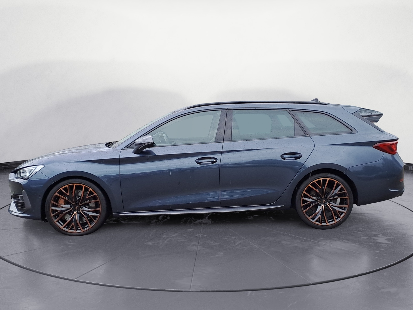 Cupra - Leon Sportstourer 2.0 TSI 4Drive DSG VZ