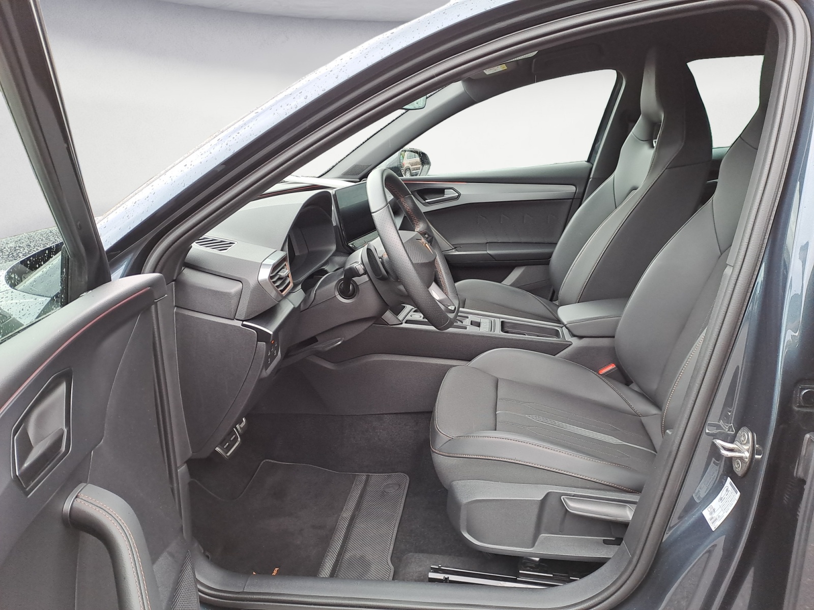 Cupra - Leon Sportstourer 2.0 TSI 4Drive DSG VZ