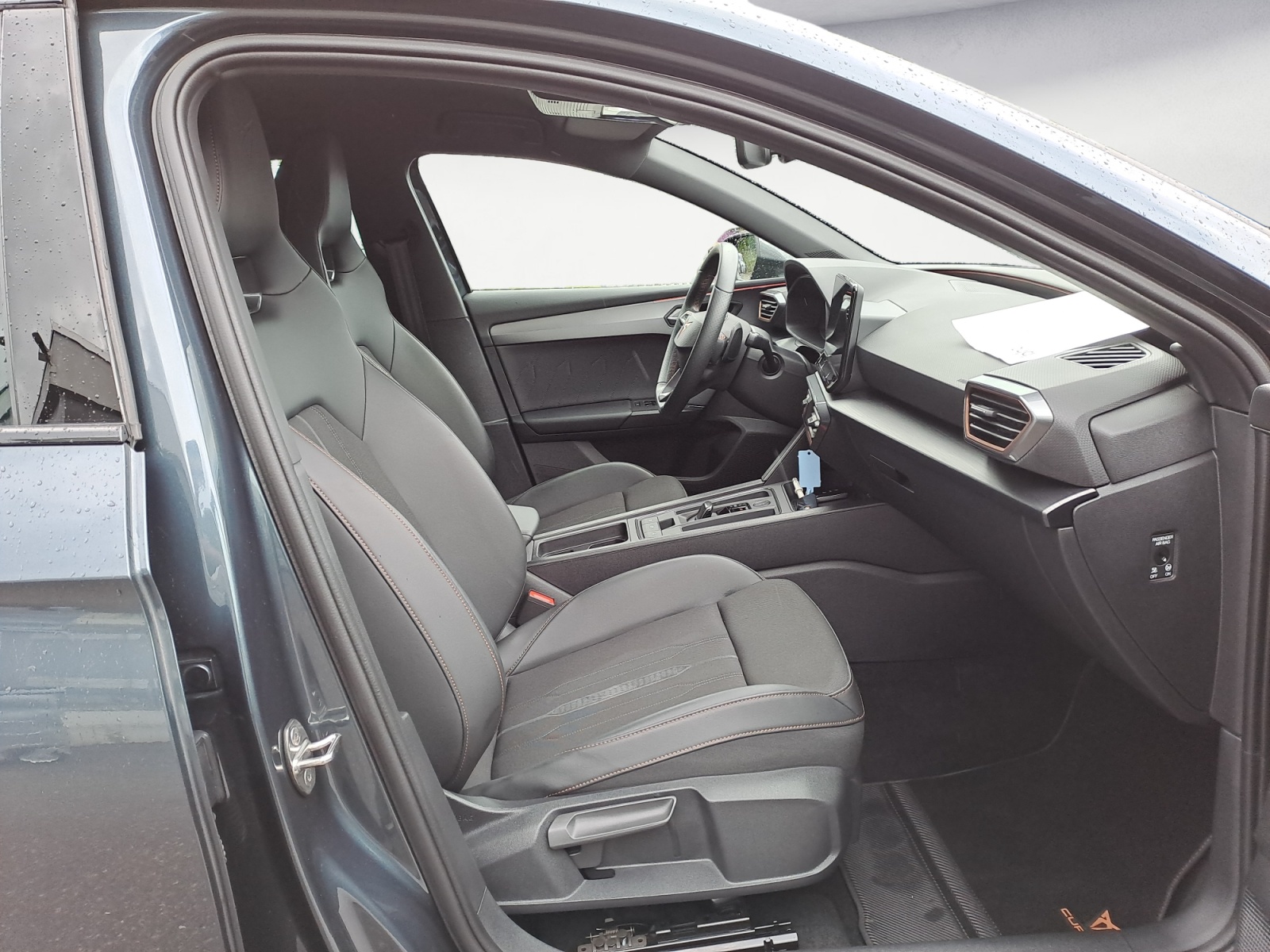 Cupra - Leon Sportstourer 2.0 TSI 4Drive DSG VZ